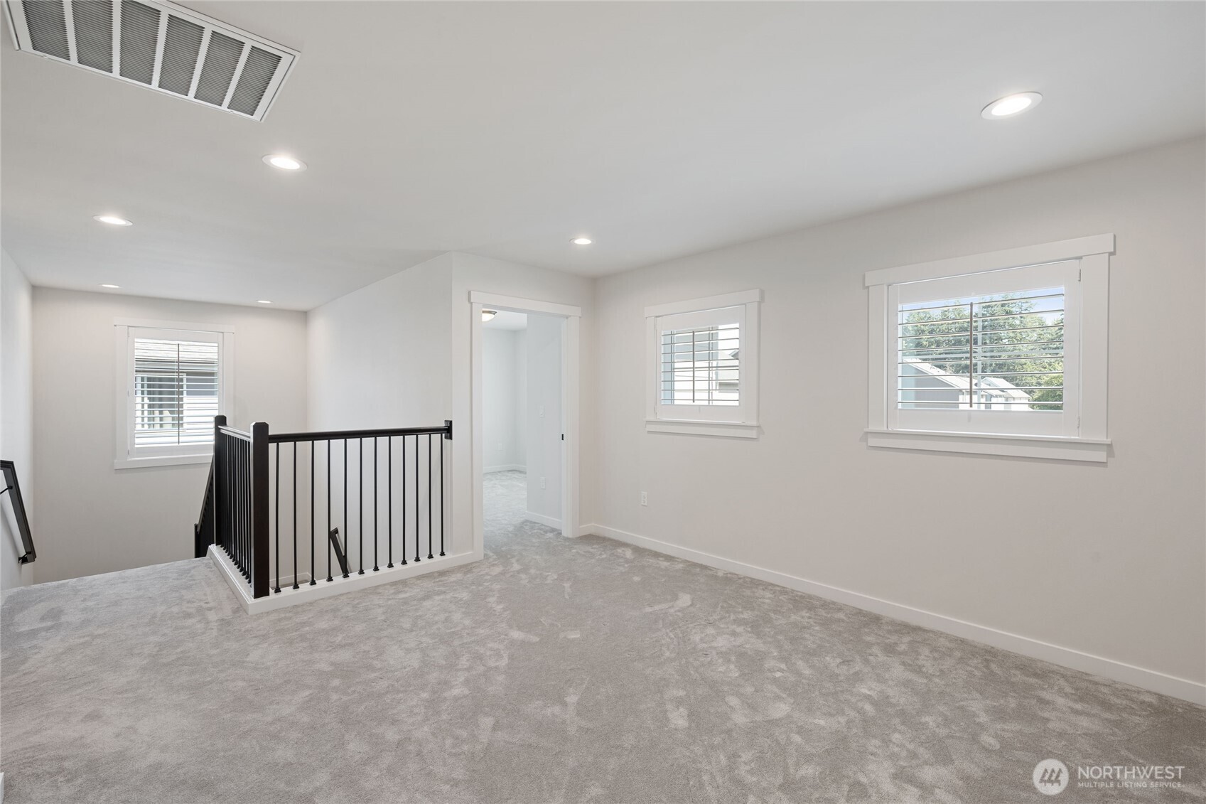 Puyallup, Washington, 98373, United States, 5 Bedrooms Bedrooms, ,2 BathroomsBathrooms,Residential,For Sale,1901198