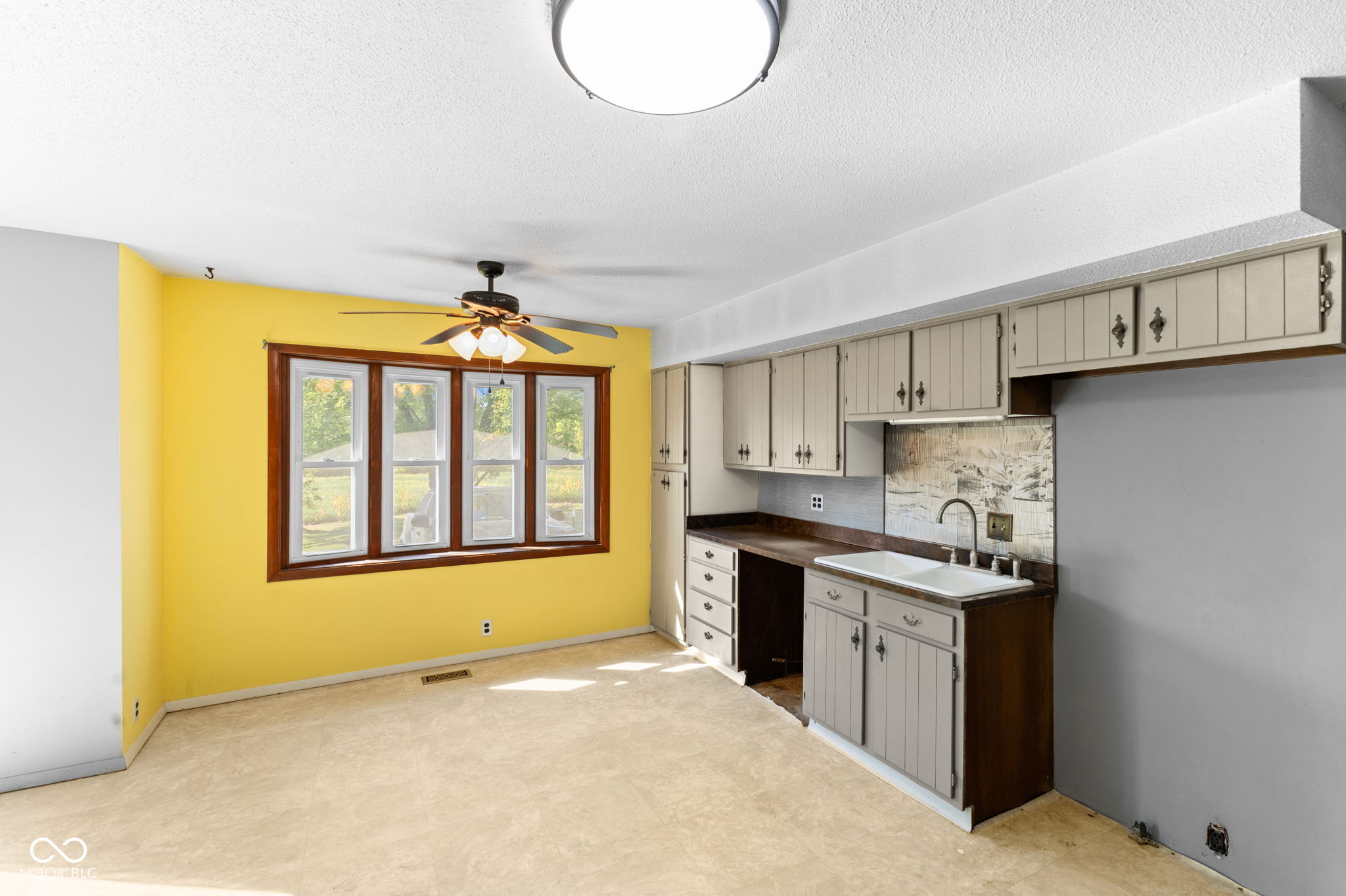 Shelburn, Indiana, 47879, United States, 4 Bedrooms Bedrooms, ,4 BathroomsBathrooms,Residential,For Sale,1925396