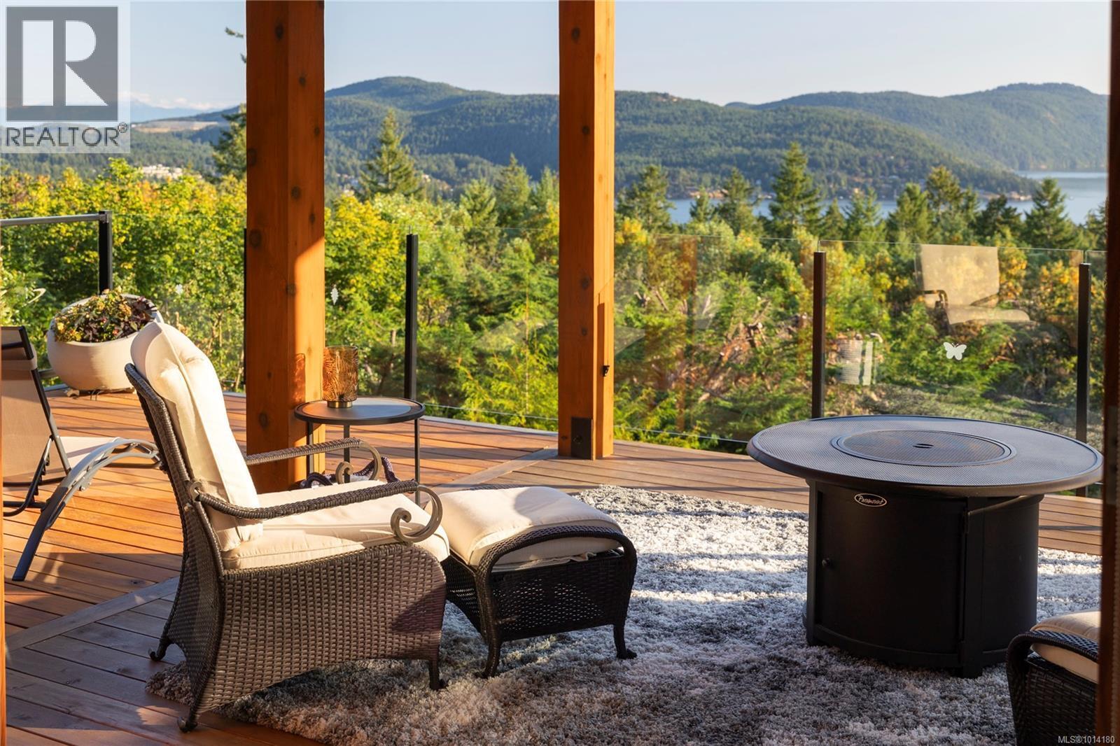 CENTRAL SAANICH, British Columbia, V8M 1S2, CA, 3 Bedrooms Bedrooms, ,4 BathroomsBathrooms,Residential,For Sale,1947352