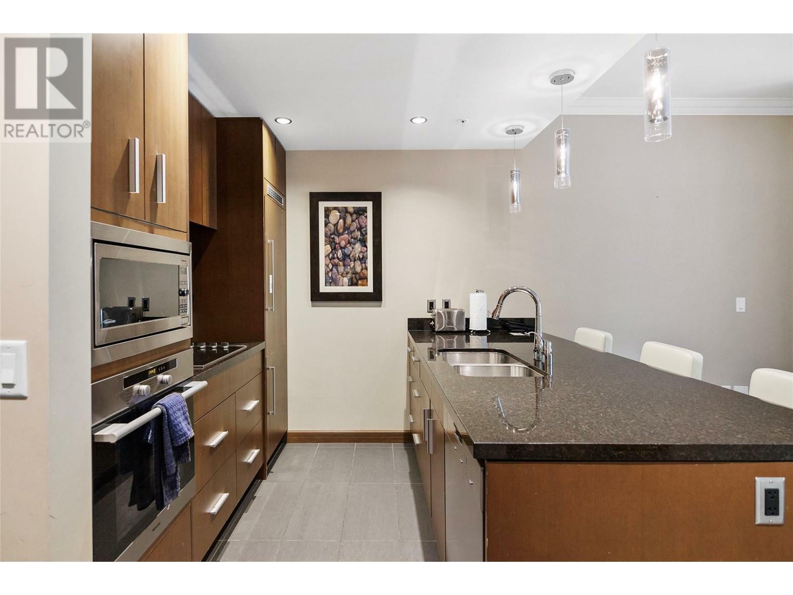 REVELSTOKE, British Columbia, V0E 2S0, CA, 1 Bedroom Bedrooms, ,2 BathroomsBathrooms,Residential,For Sale,1837382