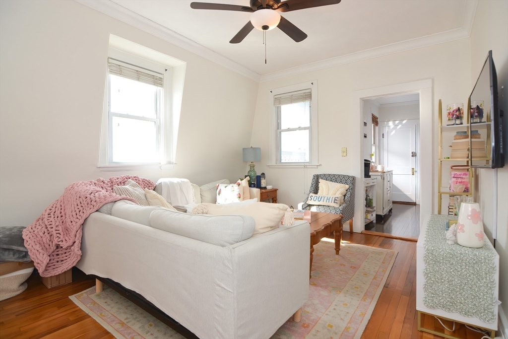 Boston, Massachusetts, 02127, United States, 2 Bedrooms Bedrooms, ,2 BathroomsBathrooms,Residential,For Sale,1826519
