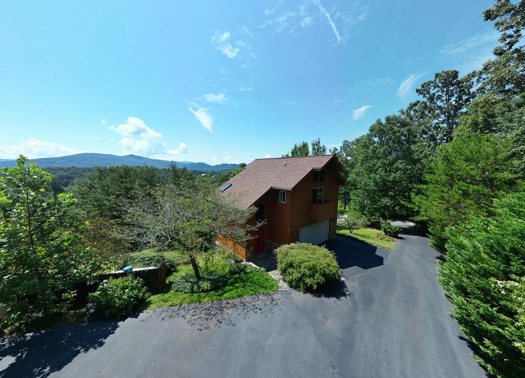 Hayesville, North Carolina, 28904, United States, 3 Bedrooms Bedrooms, ,4 BathroomsBathrooms,Residential,For Sale,1919513