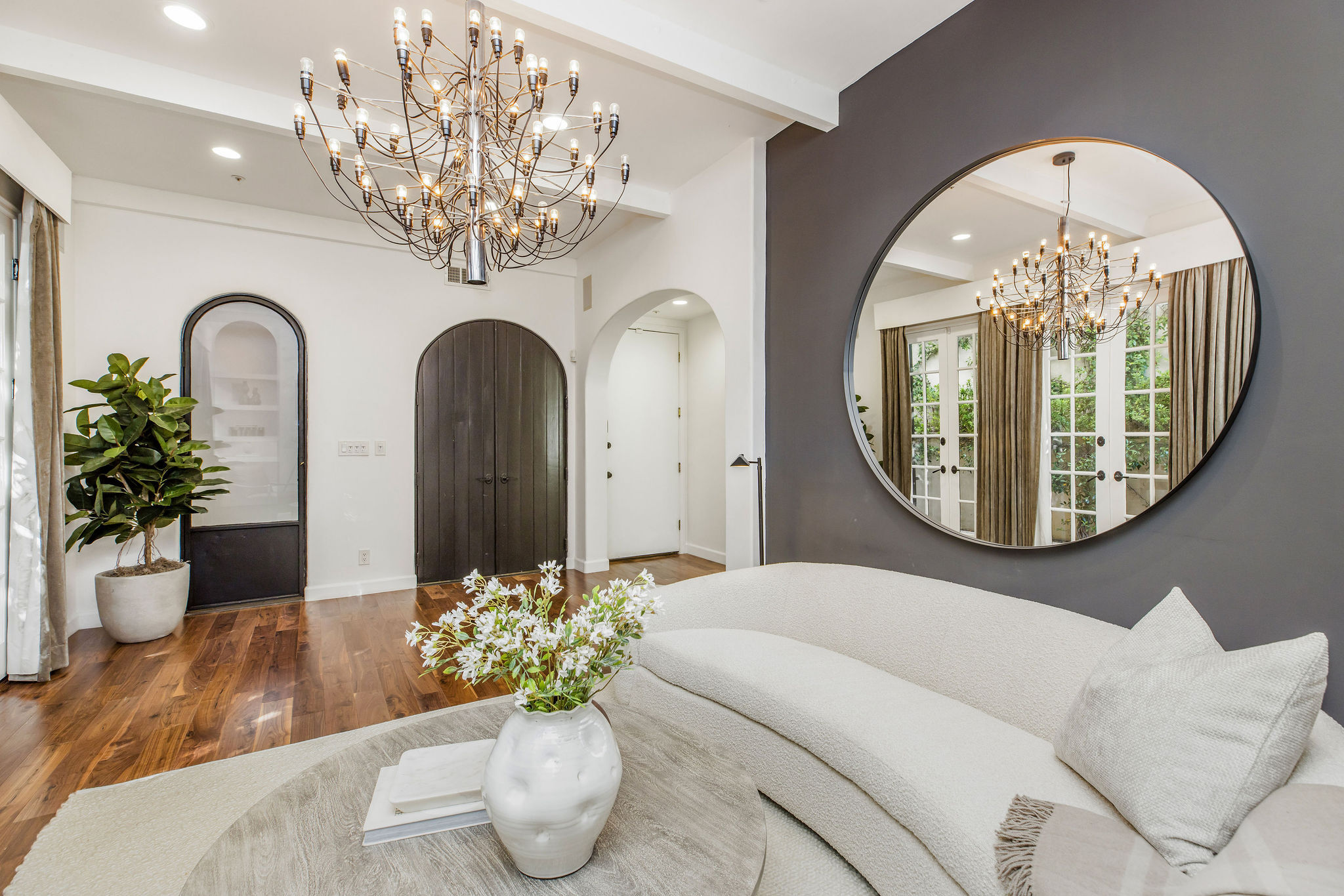  Romantic Spanish Retreat in Whitley Heights - 物件實景