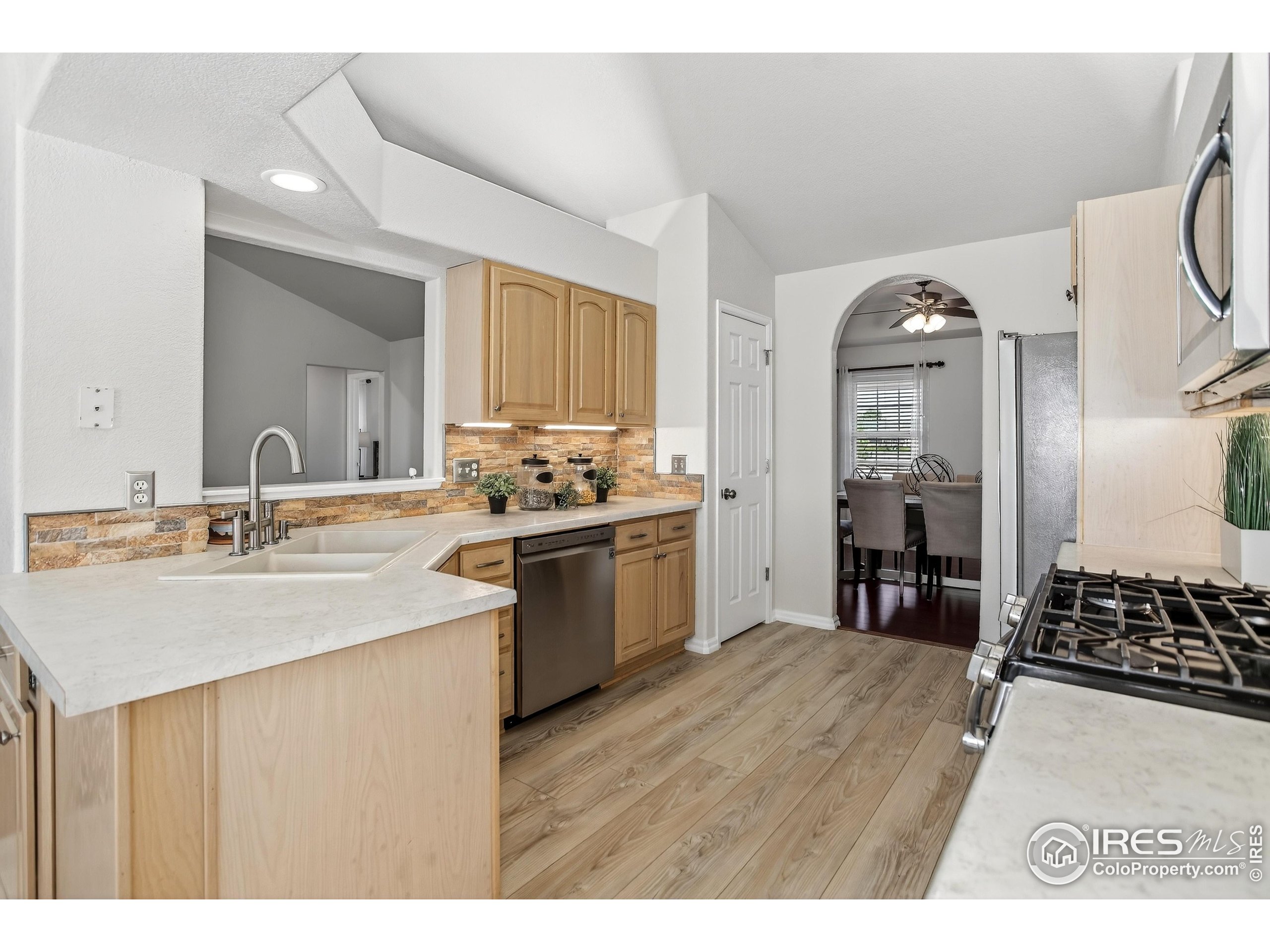 Strasburg, Colorado, 80136, United States, 3 Bedrooms Bedrooms, ,4 BathroomsBathrooms,Residential,For Sale,1991126