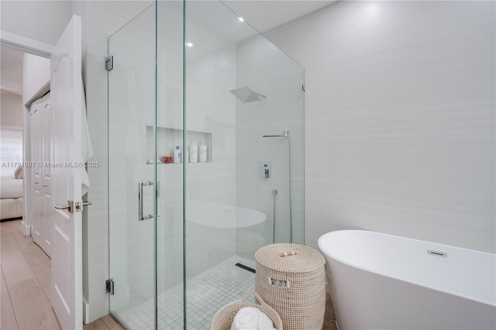 Doral, Florida, 33178, United States, 3 Bedrooms Bedrooms, ,2 BathroomsBathrooms,Residential,For Sale,1795059