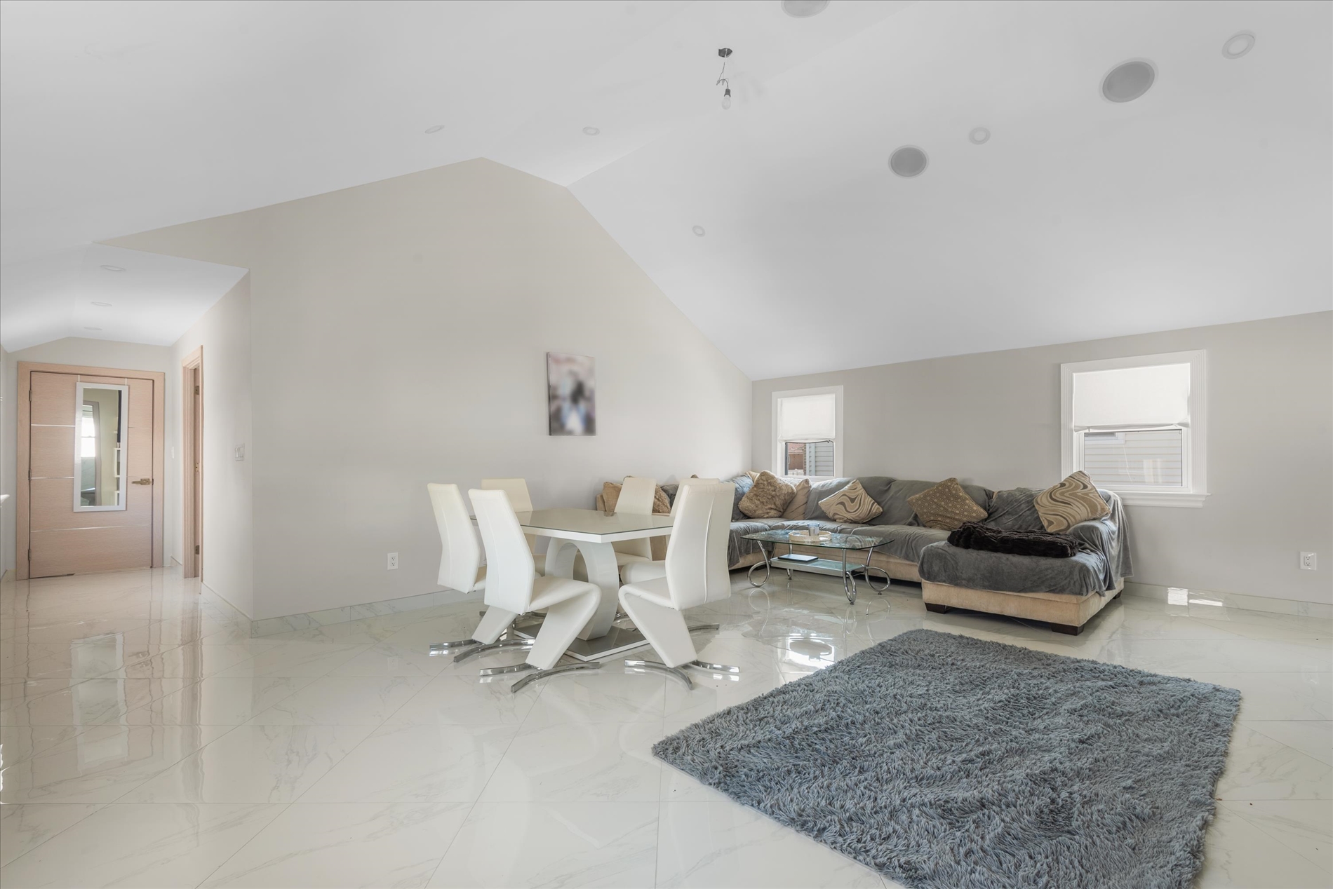 Howard Beach, New York, 11414, United States, 5 Bedrooms Bedrooms, ,2 BathroomsBathrooms,Residential,For Sale,2049449