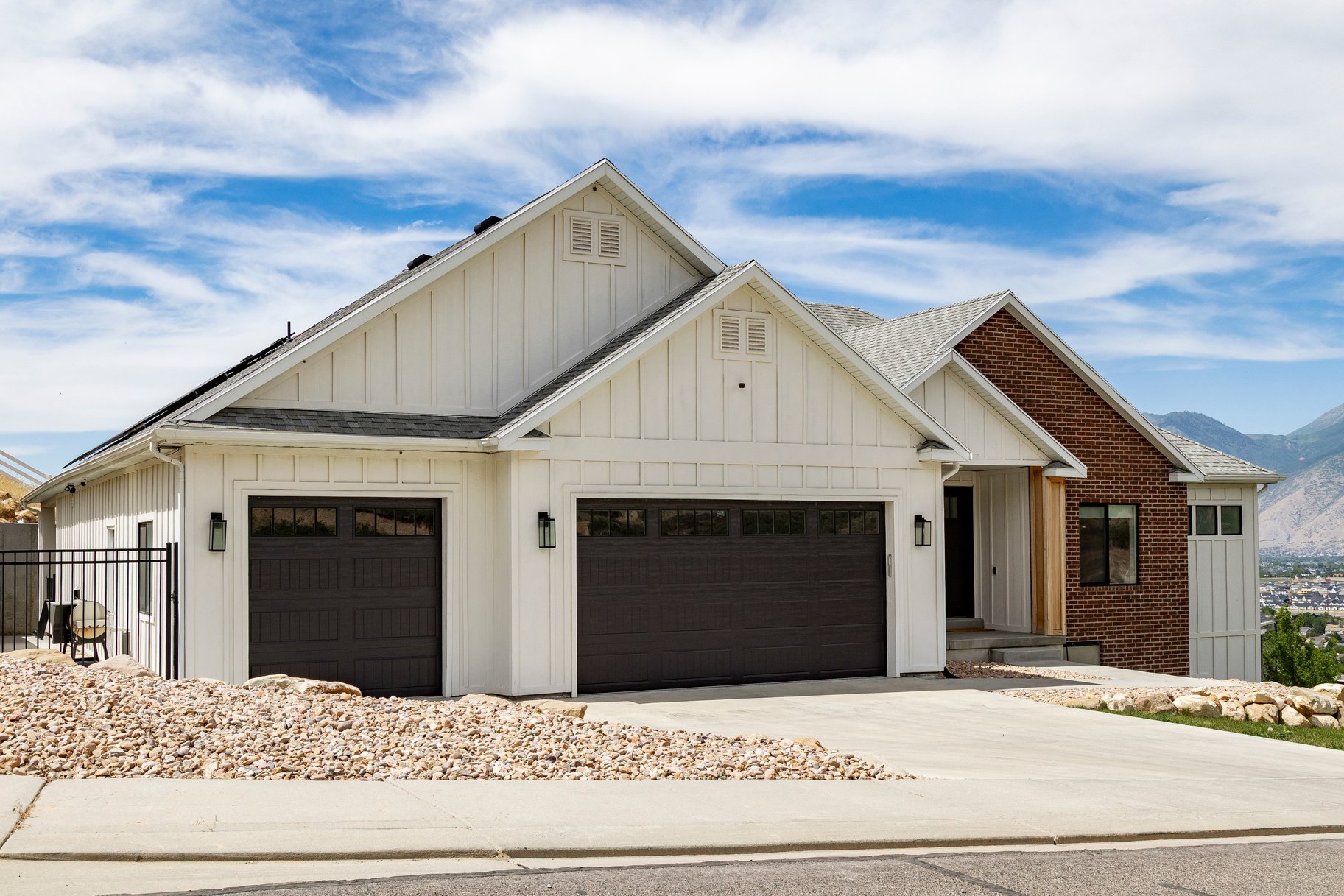  Custom Home with Fully Finished ADU Near Golf, Trails & Mountain Views - 物件實景