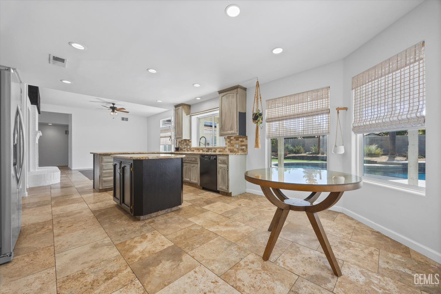 Bakersfield, California, 93312, United States, 4 Bedrooms Bedrooms, ,3 BathroomsBathrooms,Residential,For Sale,1903445