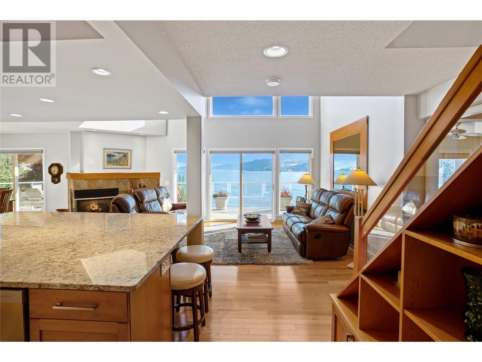 KELOWNA, British Columbia, V1V 2C3, CA, 5 Bedrooms Bedrooms, ,2 BathroomsBathrooms,Residential,For Sale,1911113