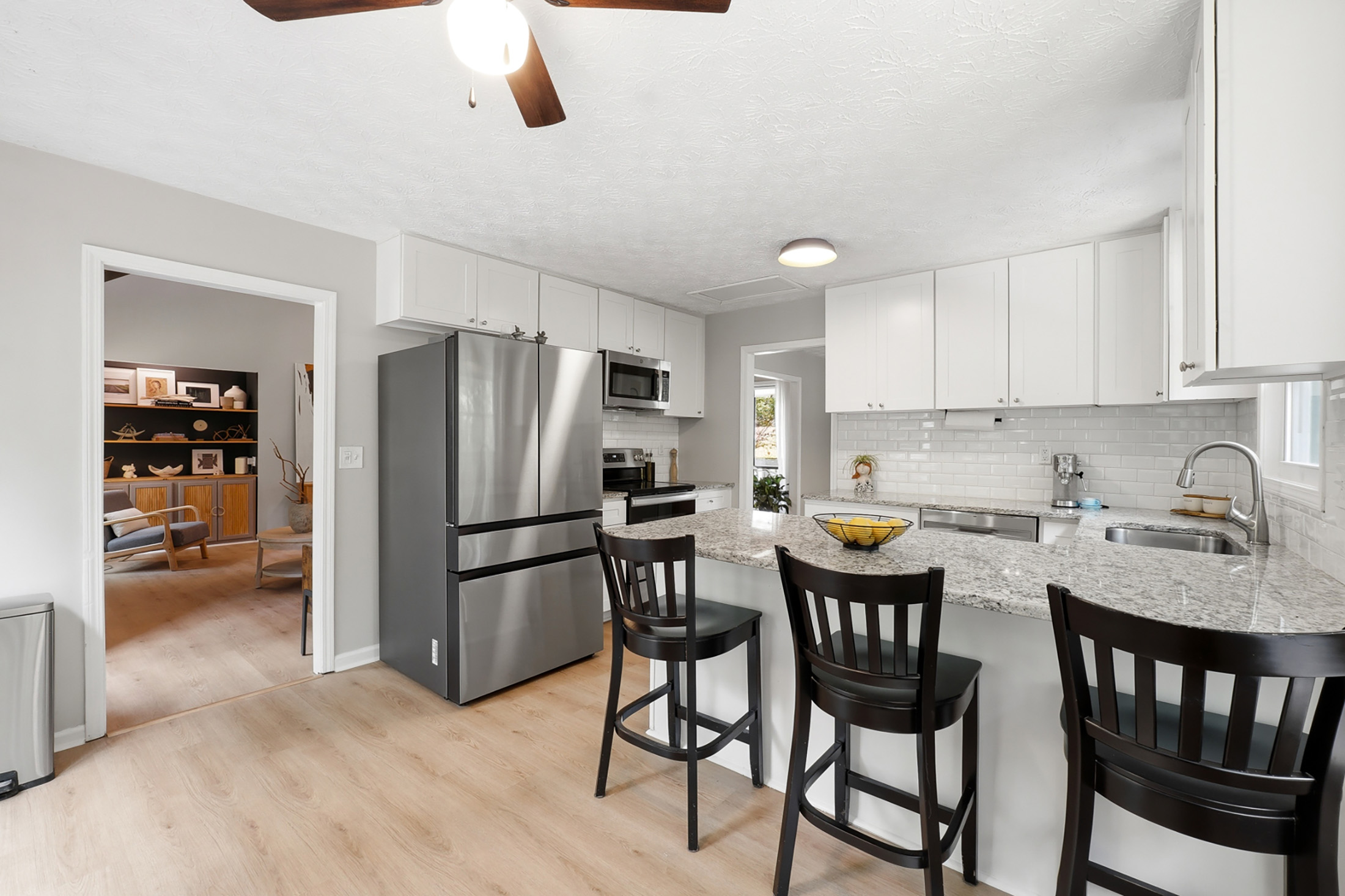  Lassiter HS Contemporary – Architectural Character Meets Thoughtful Renovation - 物件實景