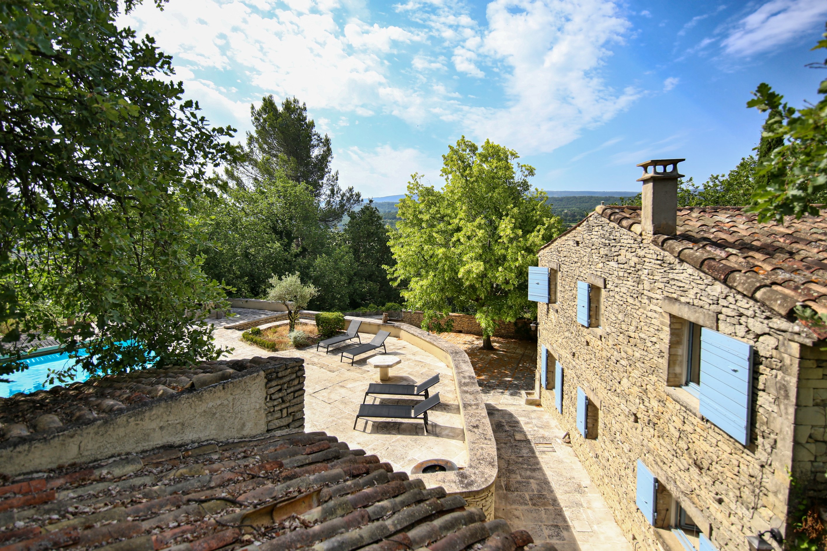  Elegant stone property in the heart of the Luberon