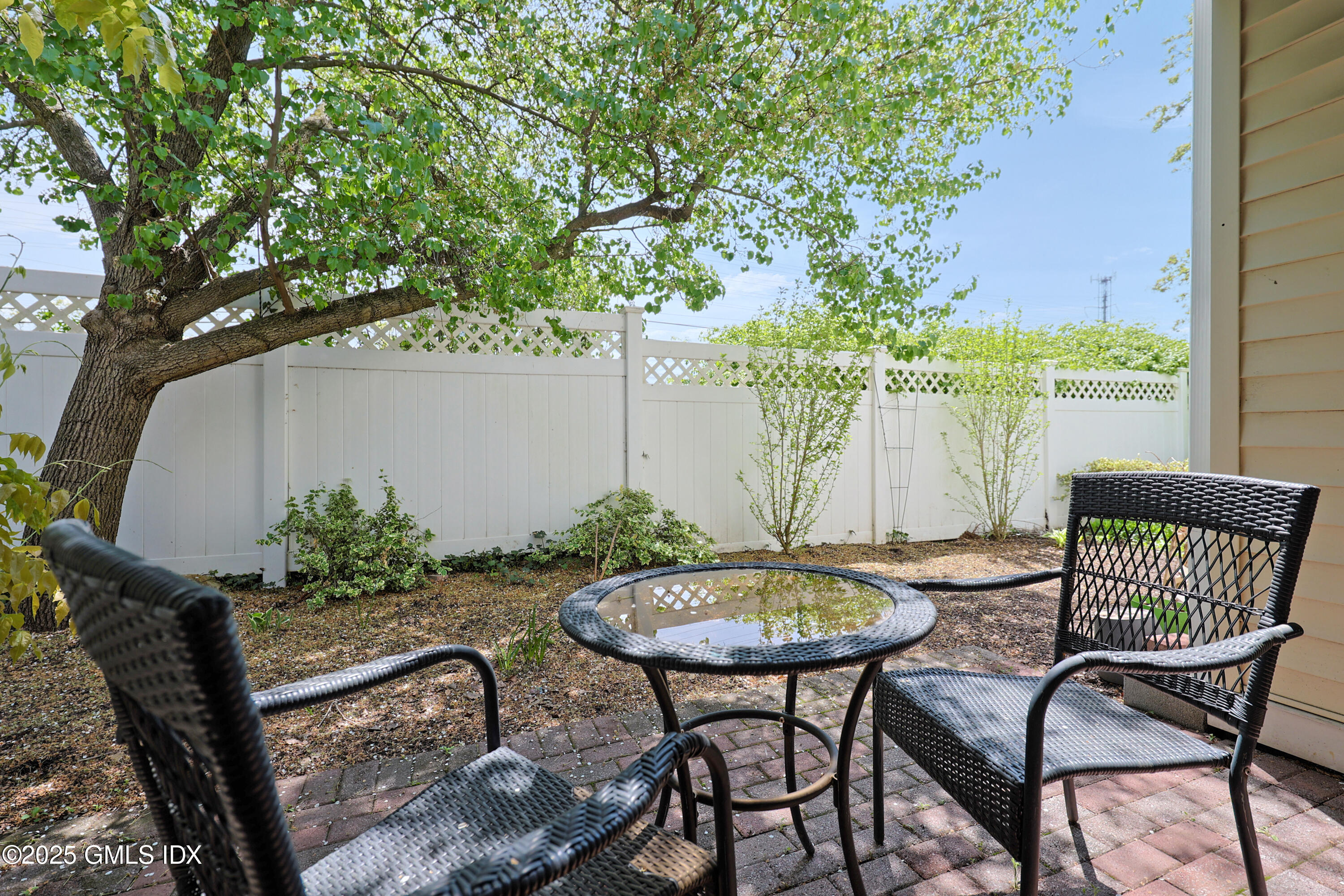 Old Greenwich, Connecticut, 06870, United States, 4 Bedrooms Bedrooms, ,5 BathroomsBathrooms,Residential,For Sale,1821609