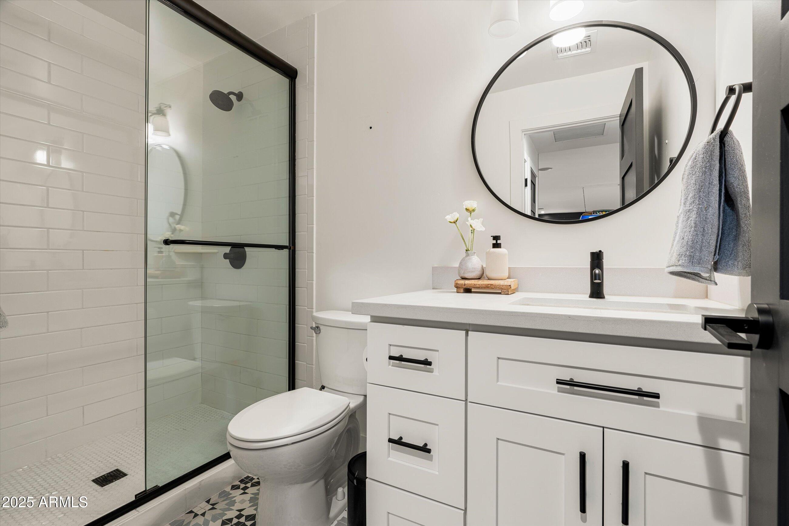 Phoenix, Arizona, 85018, United States, 4 Bedrooms Bedrooms, ,4 BathroomsBathrooms,Residential,For Sale,1993183