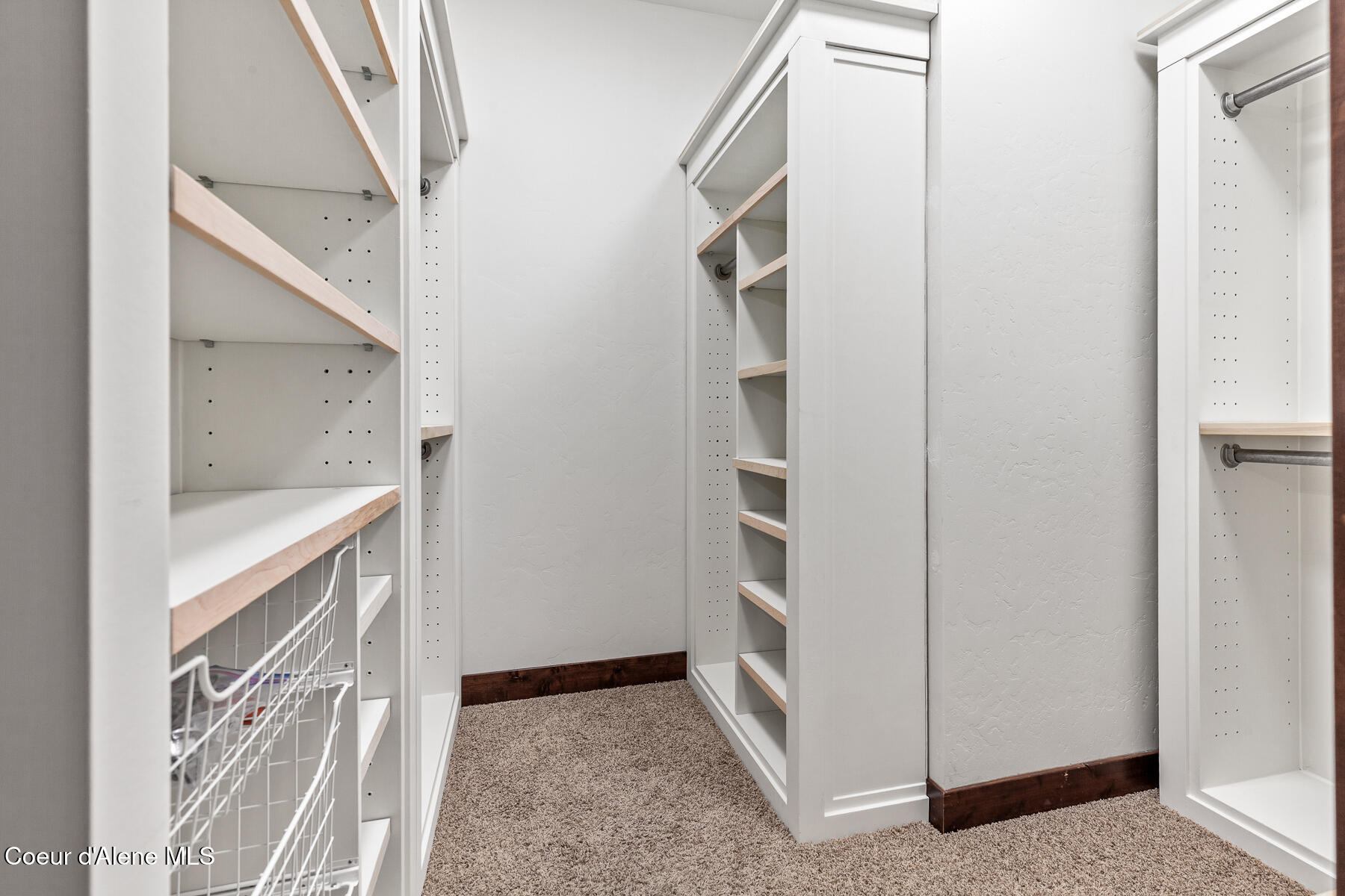 Coeur d'Alene, Idaho, 83814, United States, 4 Bedrooms Bedrooms, ,4 BathroomsBathrooms,Residential,For Sale,2012551