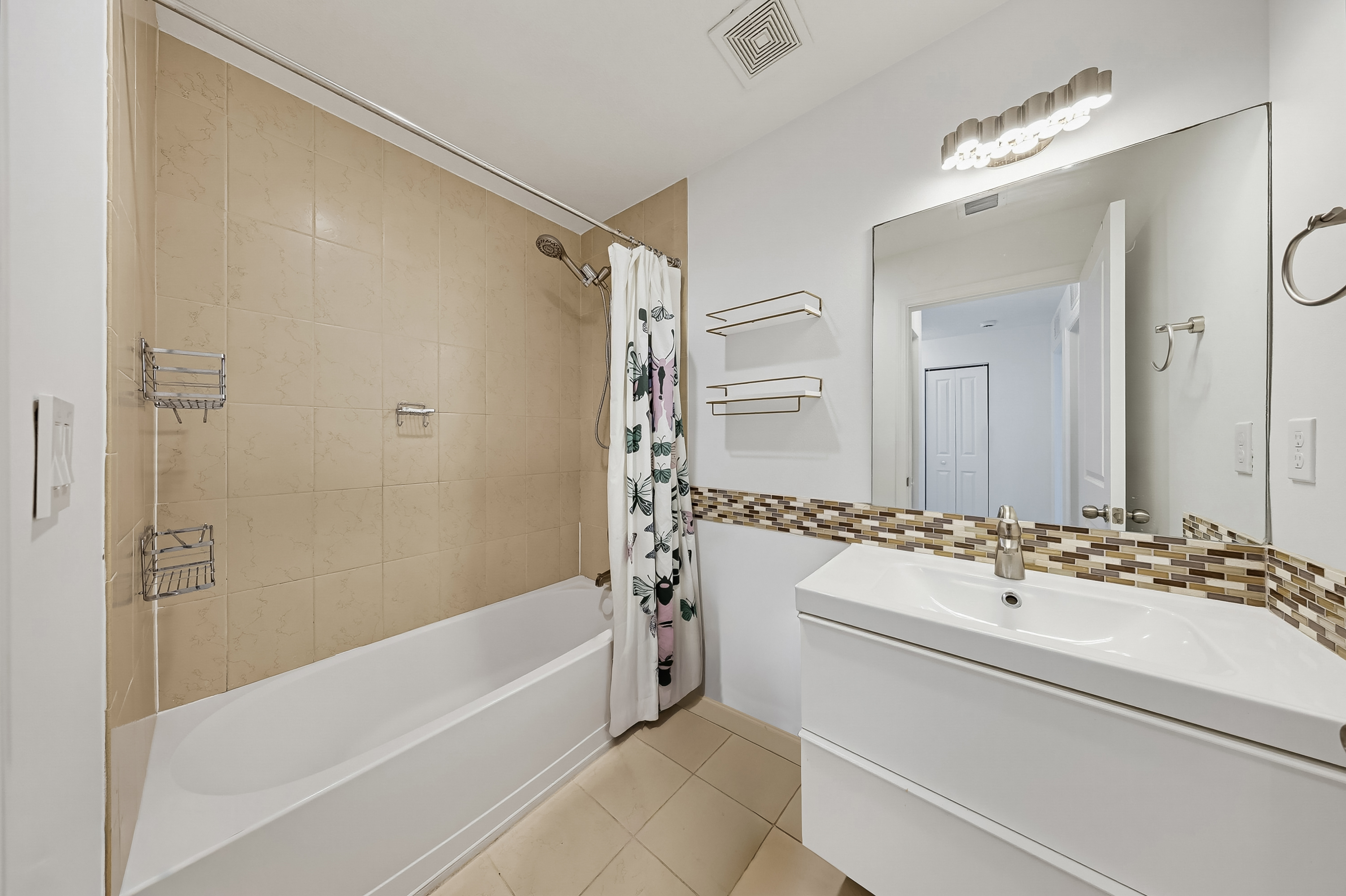  476 NE 194th Ter, Miami, FL, 33179 - 物件實景