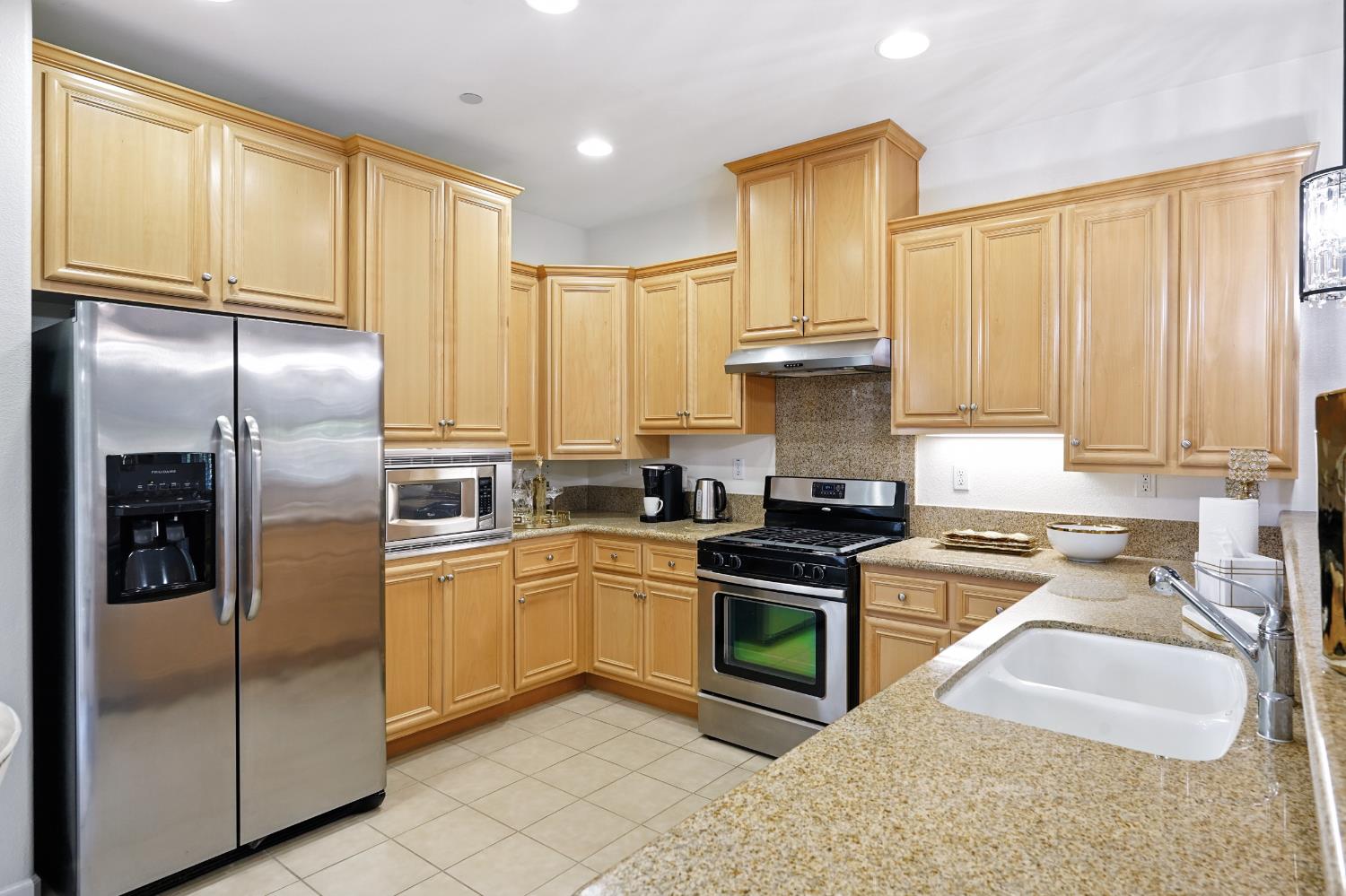 Roseville, California, 95747, United States, 2 Bedrooms Bedrooms, ,2 BathroomsBathrooms,Residential,For Sale,1918071