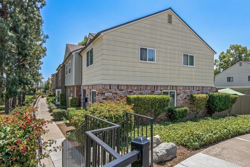 El Cajon, California, 92021, United States, 3 Bedrooms Bedrooms, ,2 BathroomsBathrooms,Residential,For Sale,1874691
