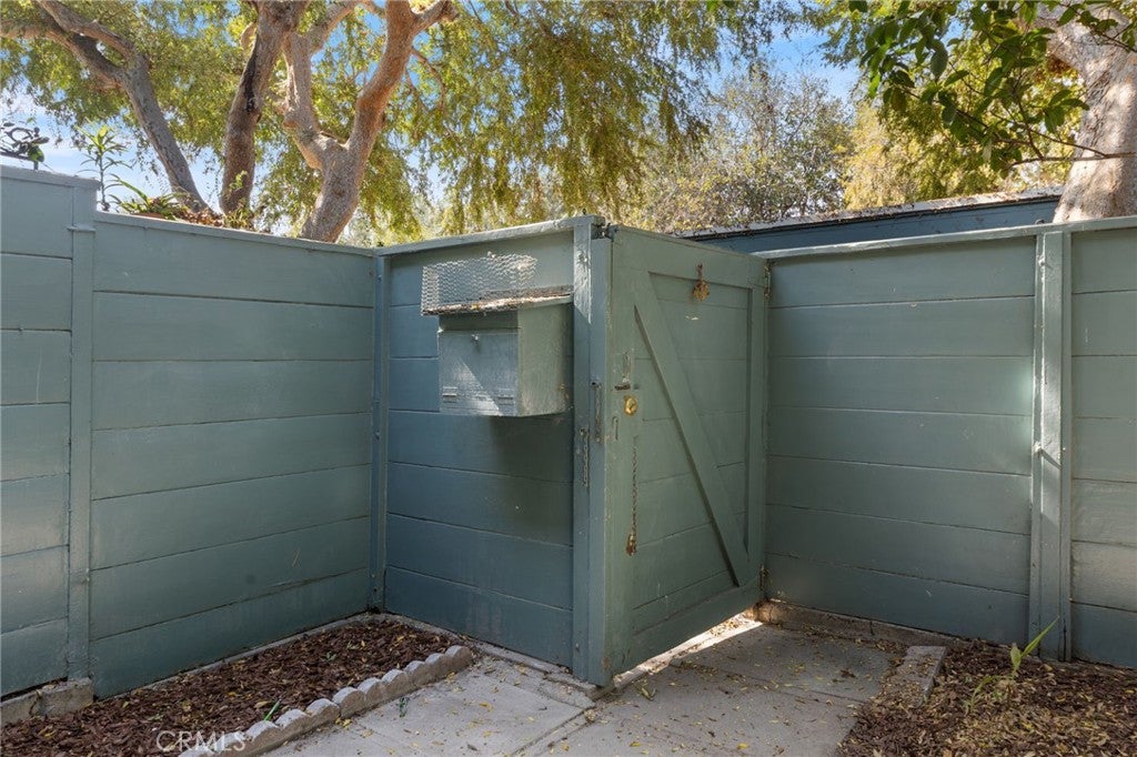 5162 Village Green #96, Los Angeles, California, 90016, United States, 2 Bedrooms Bedrooms, ,1 BathroomBathrooms,Residential,For Sale,5162 Village Green #96,1649469