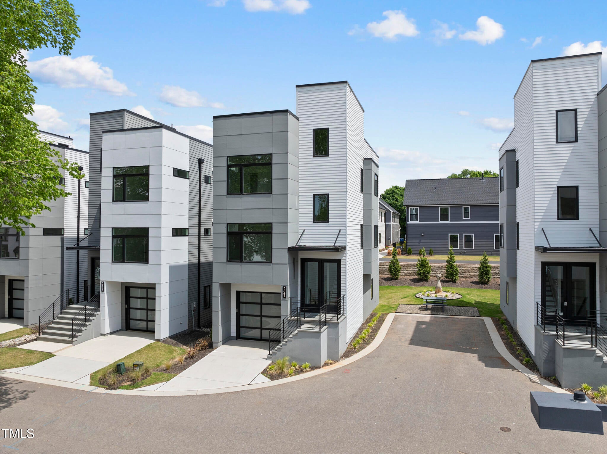 Raleigh, North Carolina, 27601, United States, 4 Bedrooms Bedrooms, ,4 BathroomsBathrooms,Residential,For Sale,1793176