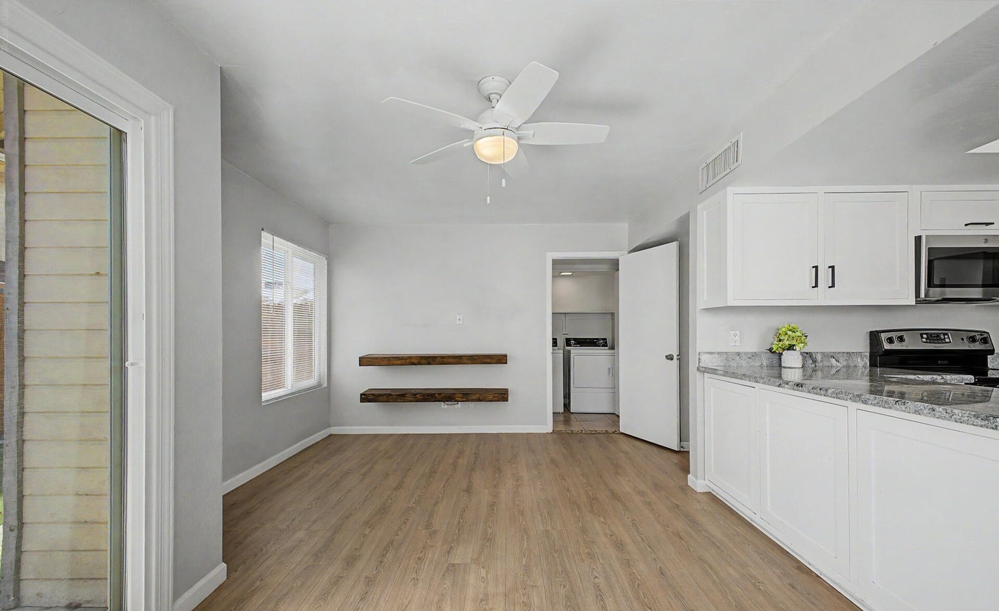 2455 E Broadway Road  Mesa, AZ - 物件實景