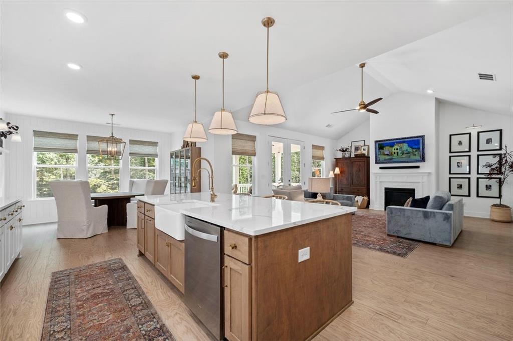 Gainesville, Georgia, 30506, United States, 5 Bedrooms Bedrooms, ,5 BathroomsBathrooms,Residential,For Sale,1846950