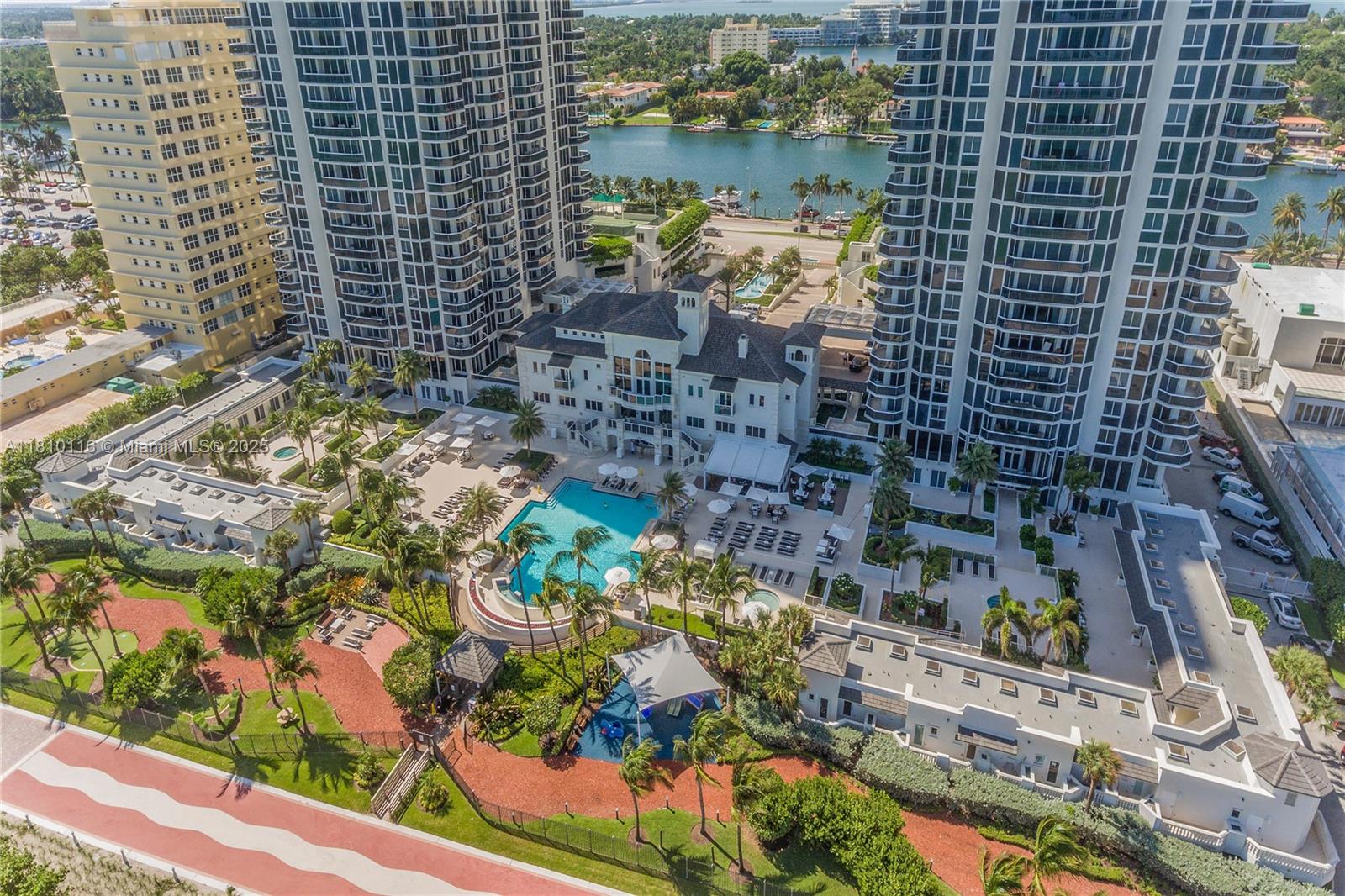 Miami Beach, Florida, 33140, United States, 2 Bedrooms Bedrooms, ,2 BathroomsBathrooms,Residential,For Sale,1838386