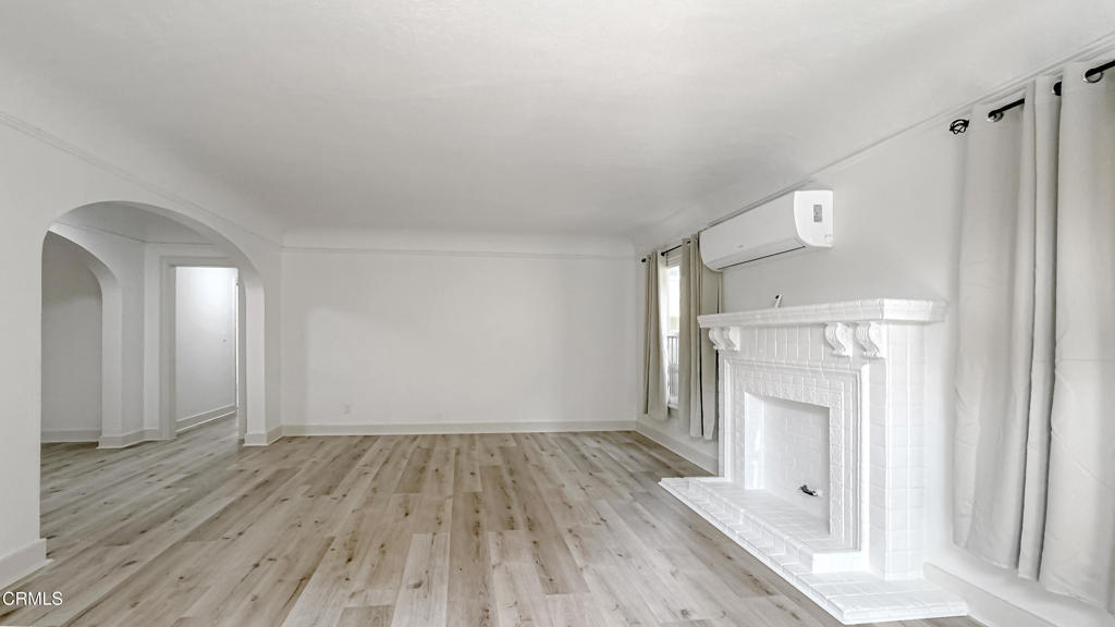 Los Angeles, California, 90036, United States, ,Residential,For Sale,1730001