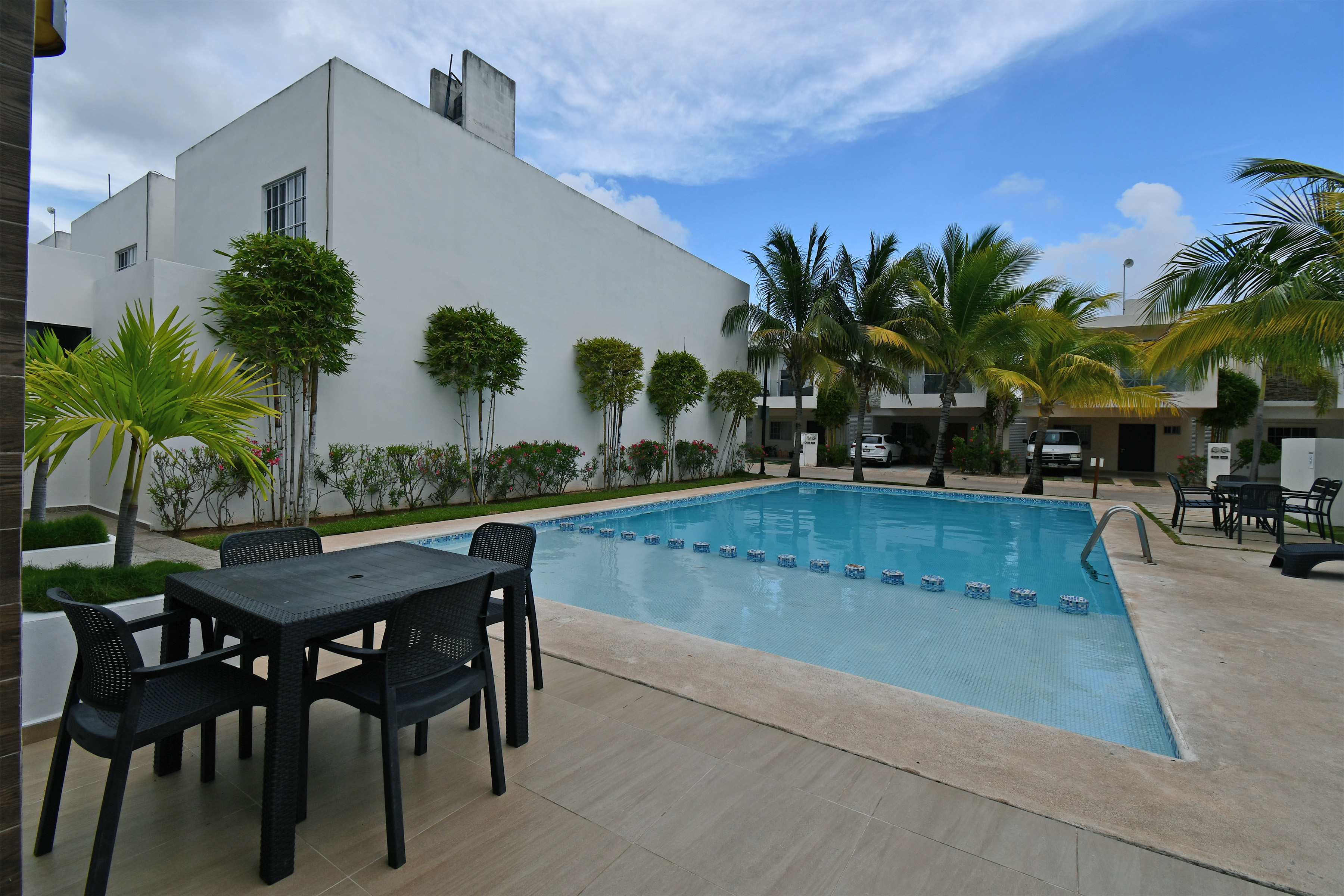  Modern Three-Bedroom Home in Selvanova Coto 3B - 物件實景