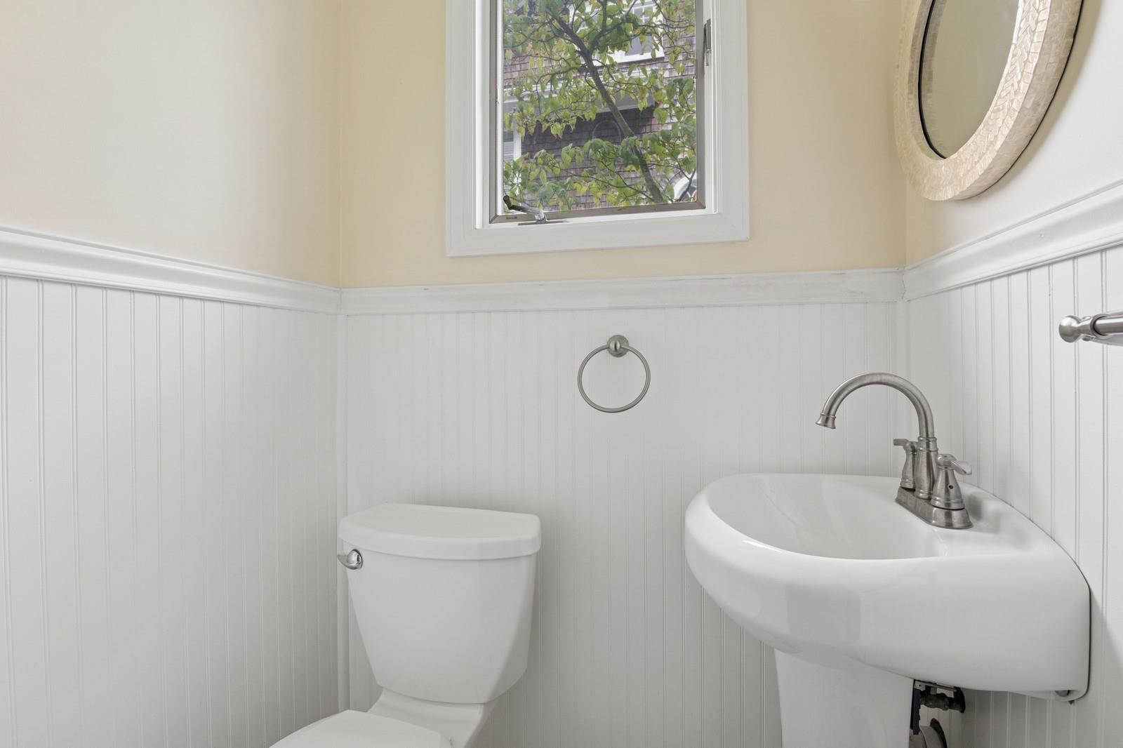 Bay Shore, New York, 11706, United States, 4 Bedrooms Bedrooms, ,3 BathroomsBathrooms,Residential,For Sale,1836669