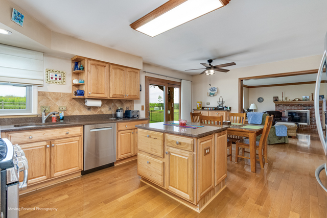 Algonquin, Illinois, 60102, United States, 4 Bedrooms Bedrooms, ,Residential,For Sale,1978319