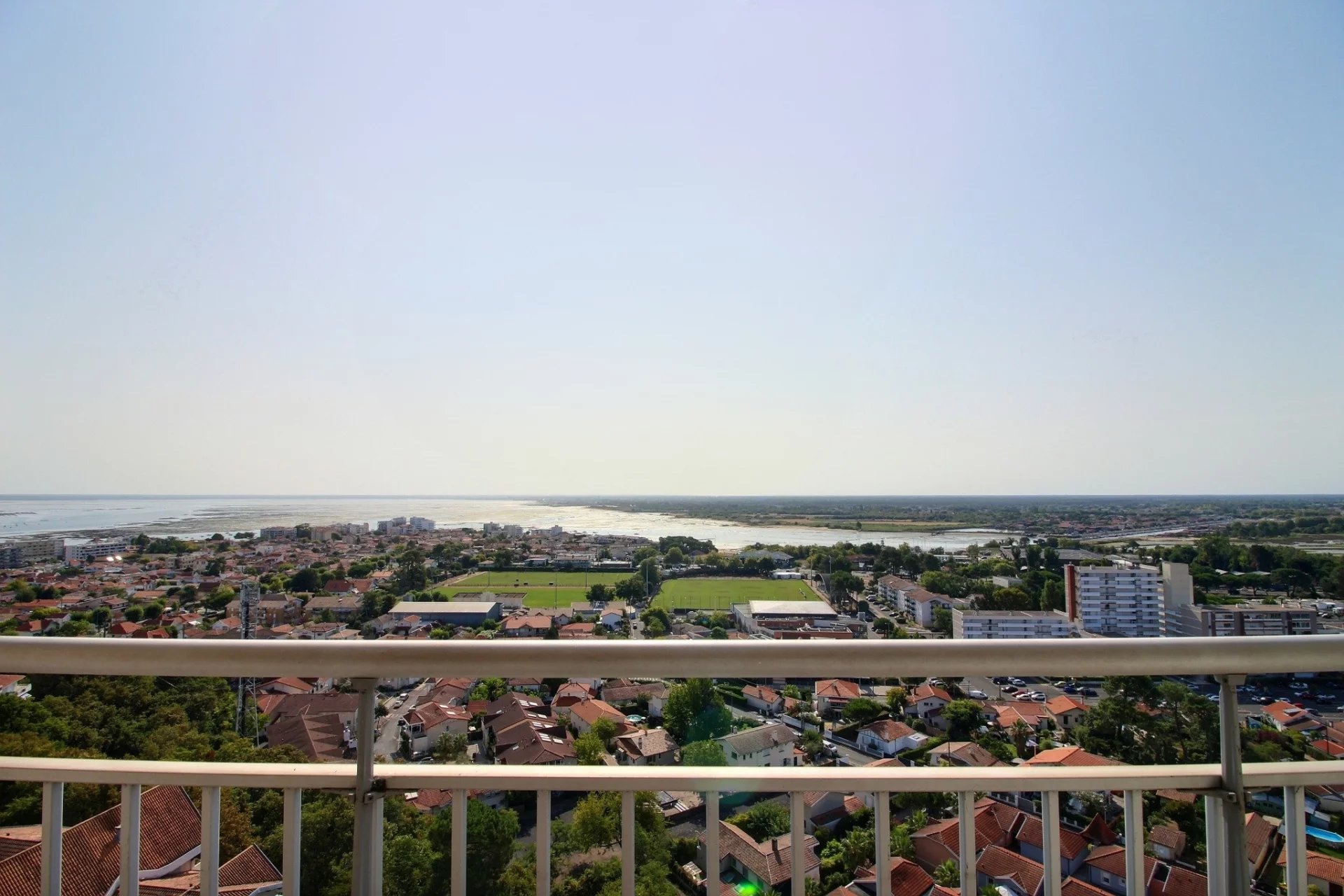 Arcachon, New Aquitaine, 33120, FR, 3 Bedrooms Bedrooms, ,2 BathroomsBathrooms,Residential,For Sale,1995781