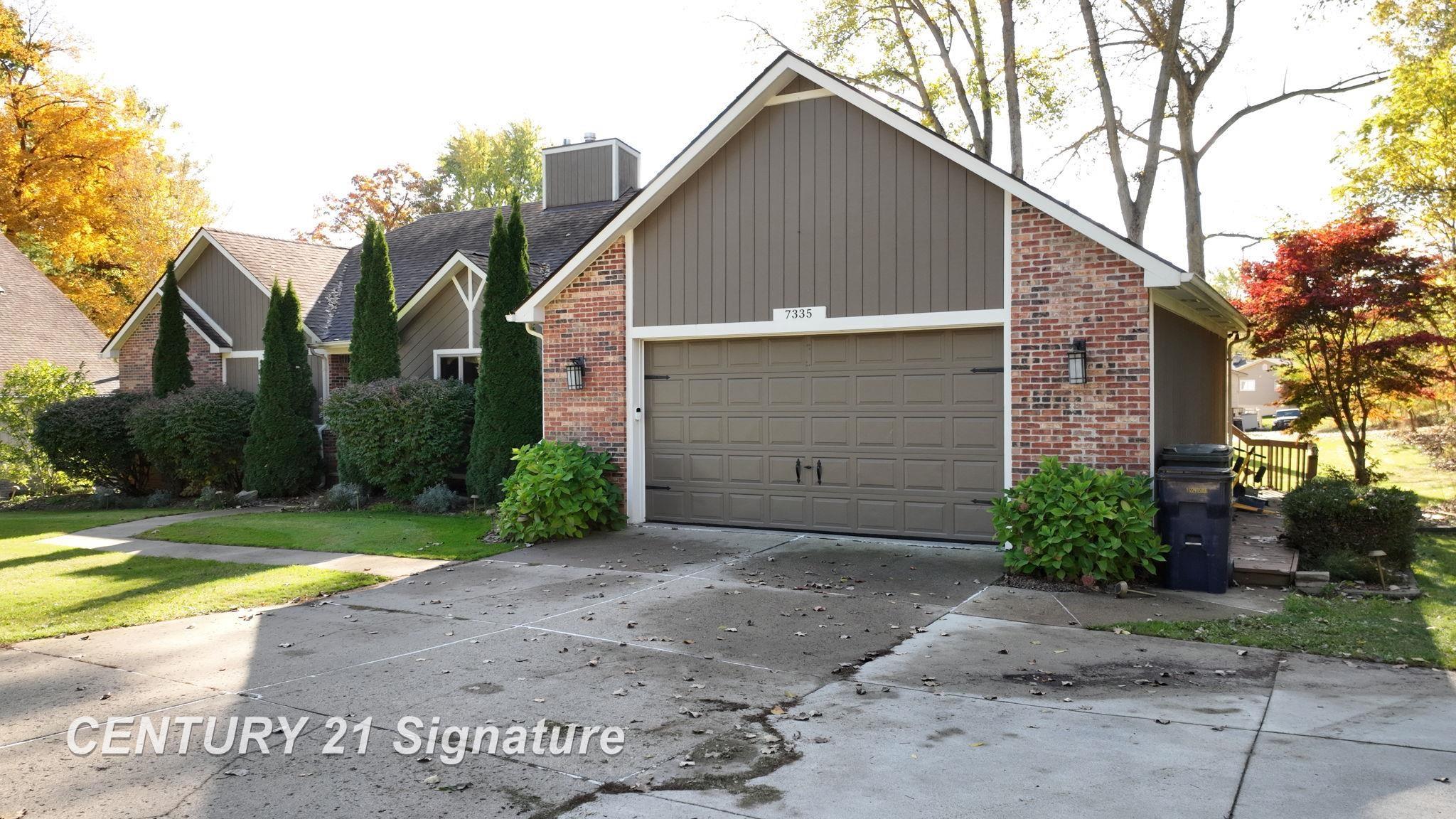 Fenton, Michigan, 48430, United States, 6 Bedrooms Bedrooms, ,4 BathroomsBathrooms,Residential,For Sale,1976063