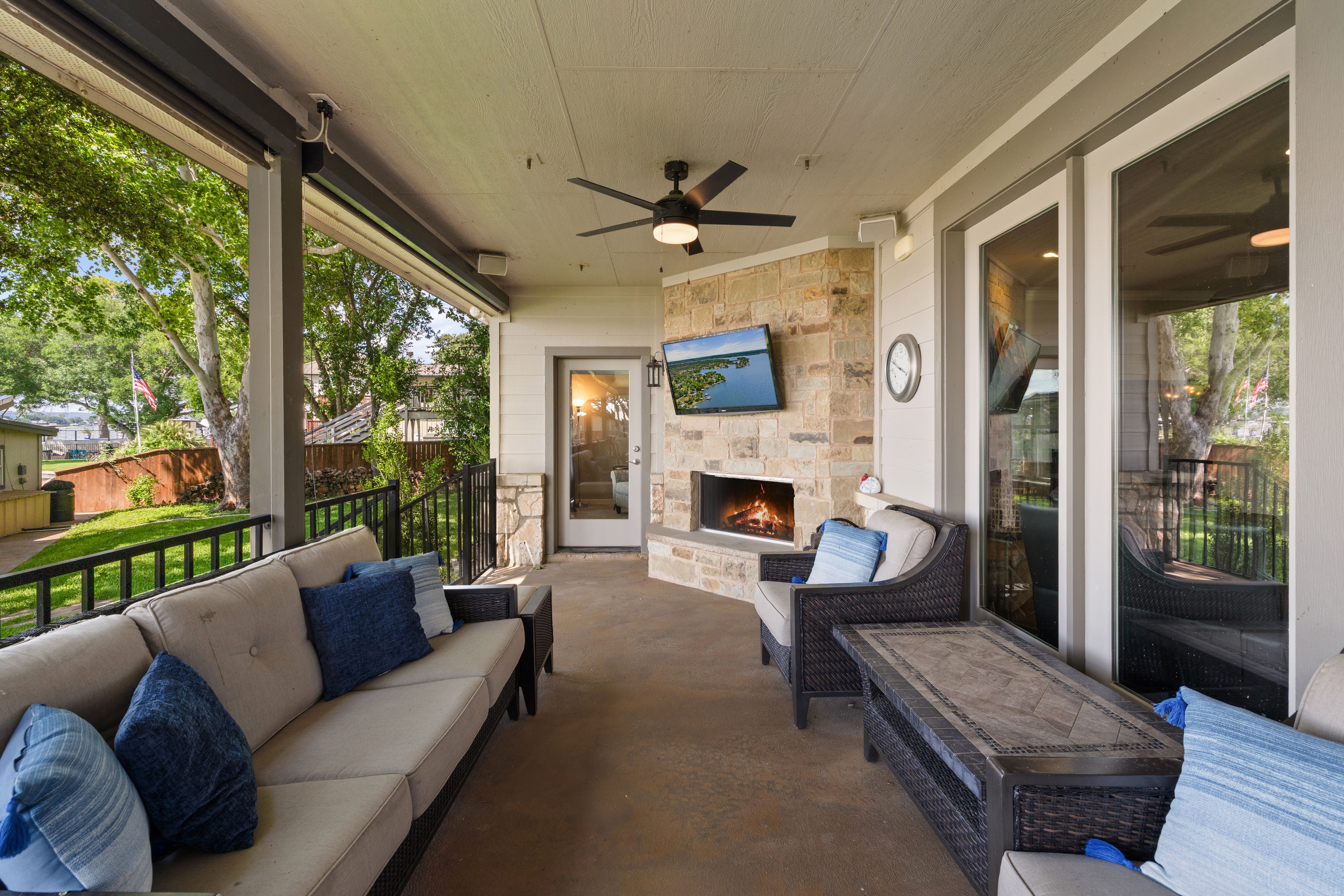  402 S. Shorewood Dr on Lake LBJ - 物件實景