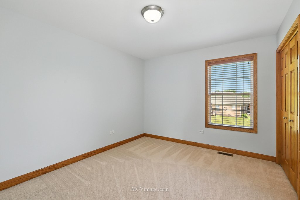 Plainfield, Illinois, 60586, United States, 5 Bedrooms Bedrooms, ,3 BathroomsBathrooms,Residential,For Sale,1927144