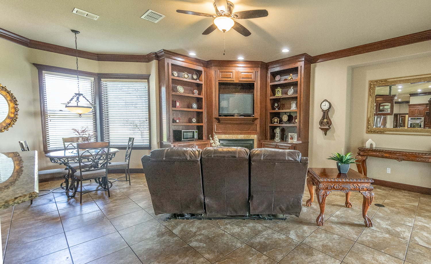 Lubbock, Texas, 79424, United States, 4 Bedrooms Bedrooms, ,4 BathroomsBathrooms,Residential,For Sale,1901178
