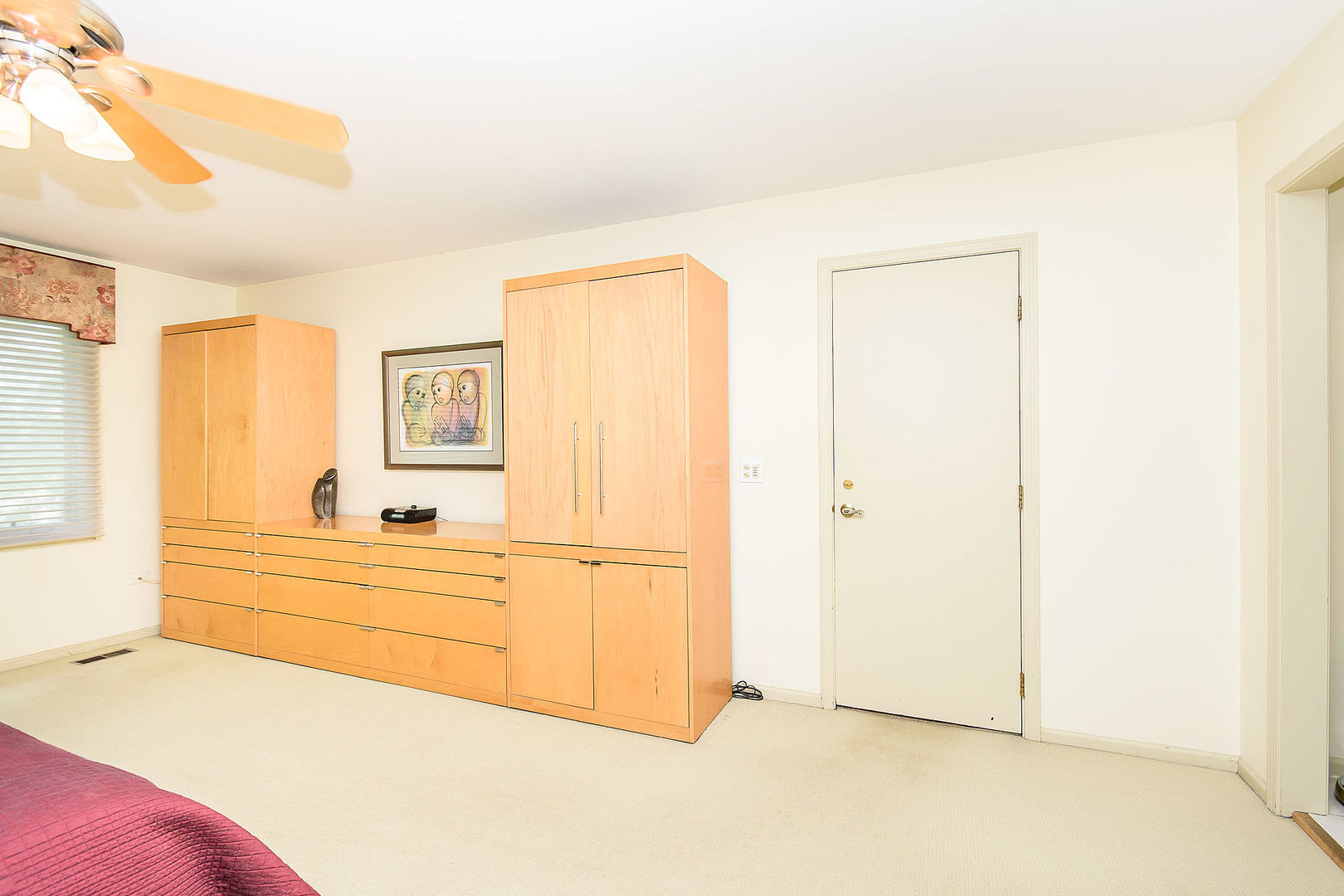 Deerfield, Illinois, 60015, United States, 4 Bedrooms Bedrooms, ,3 BathroomsBathrooms,Residential,For Sale,1866980
