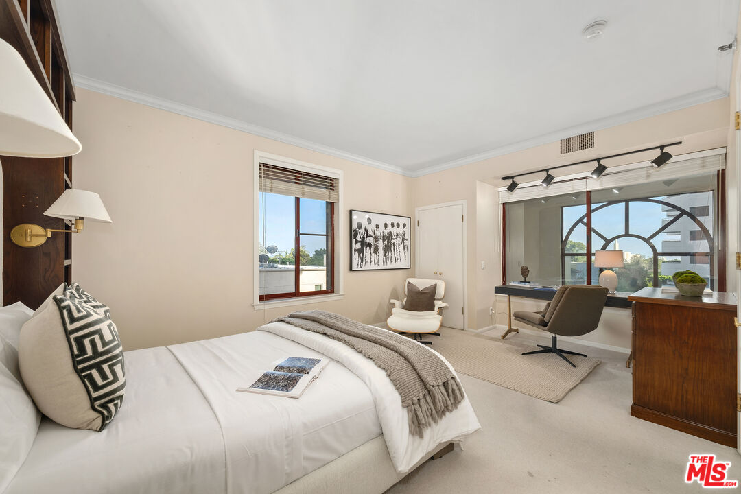 Los Angeles, California, 90024, United States, 2 Bedrooms Bedrooms, ,2 BathroomsBathrooms,Residential,For Sale,1917928