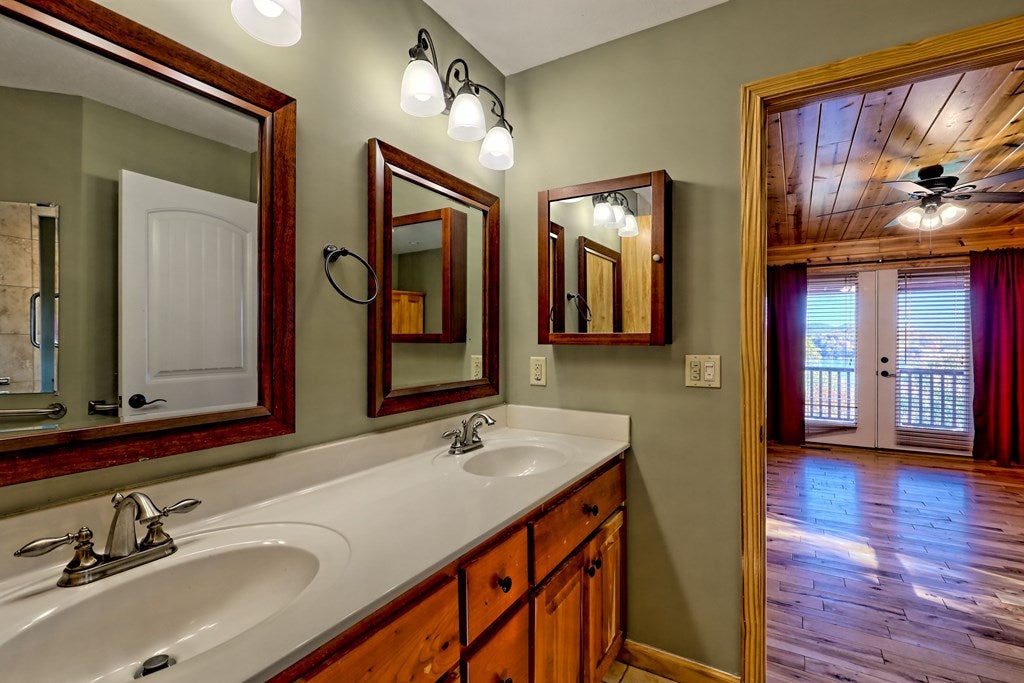 Young Harris, Georgia, 30582, United States, 4 Bedrooms Bedrooms, ,5 BathroomsBathrooms,Residential,For Sale,1987920