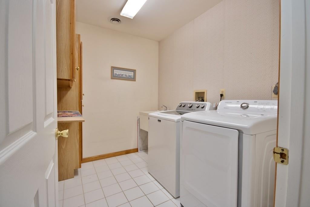 Florida, New York, 10921, United States, 4 Bedrooms Bedrooms, ,3 BathroomsBathrooms,Residential,For Sale,1944885