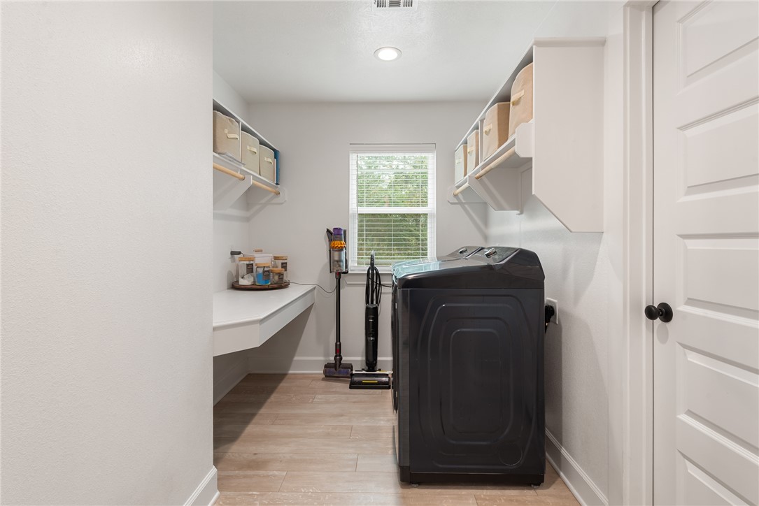 College Station, Texas, 77845, United States, 4 Bedrooms Bedrooms, ,3 BathroomsBathrooms,Residential,For Sale,1976837