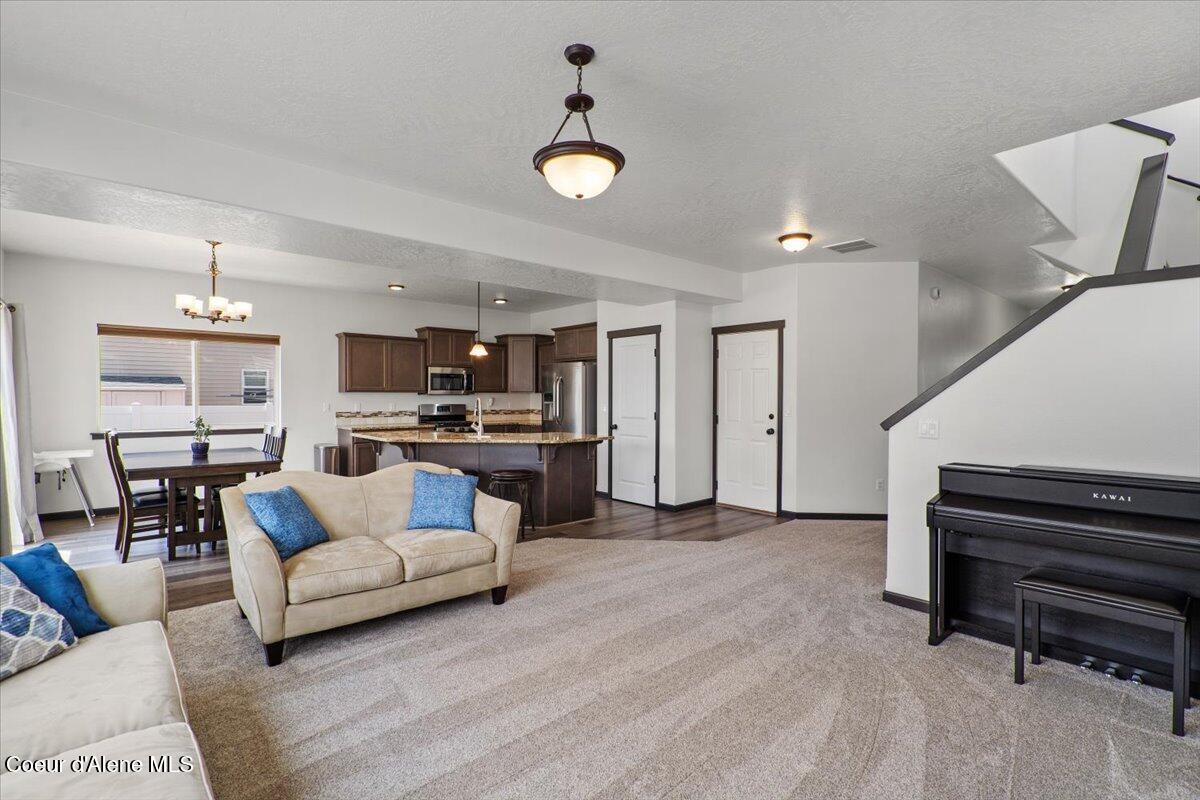 Post Falls, Idaho, 83854, United States, 4 Bedrooms Bedrooms, ,2 BathroomsBathrooms,Residential,For Sale,1969066