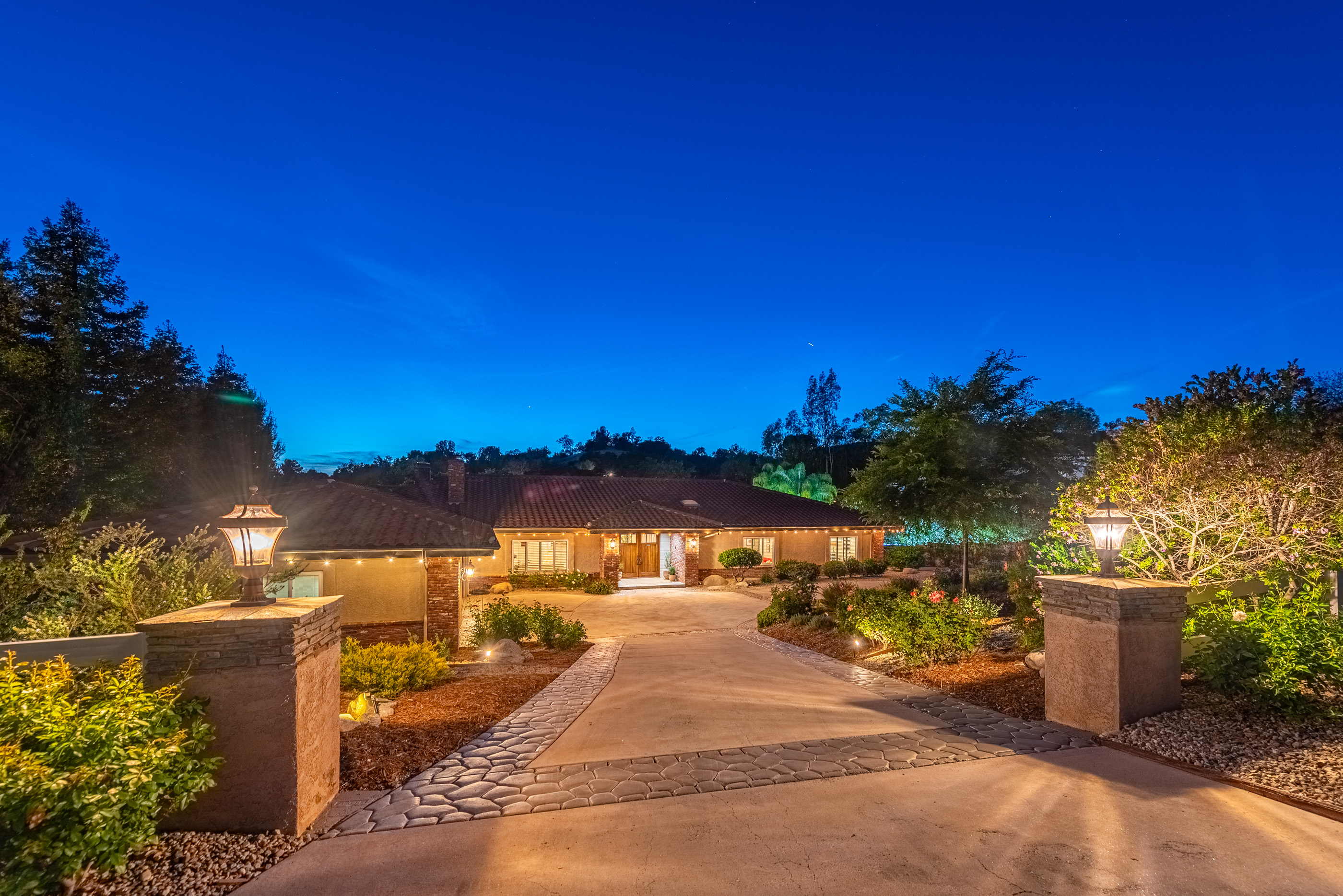  Sprawling Estate in Old Agoura - 物件實景