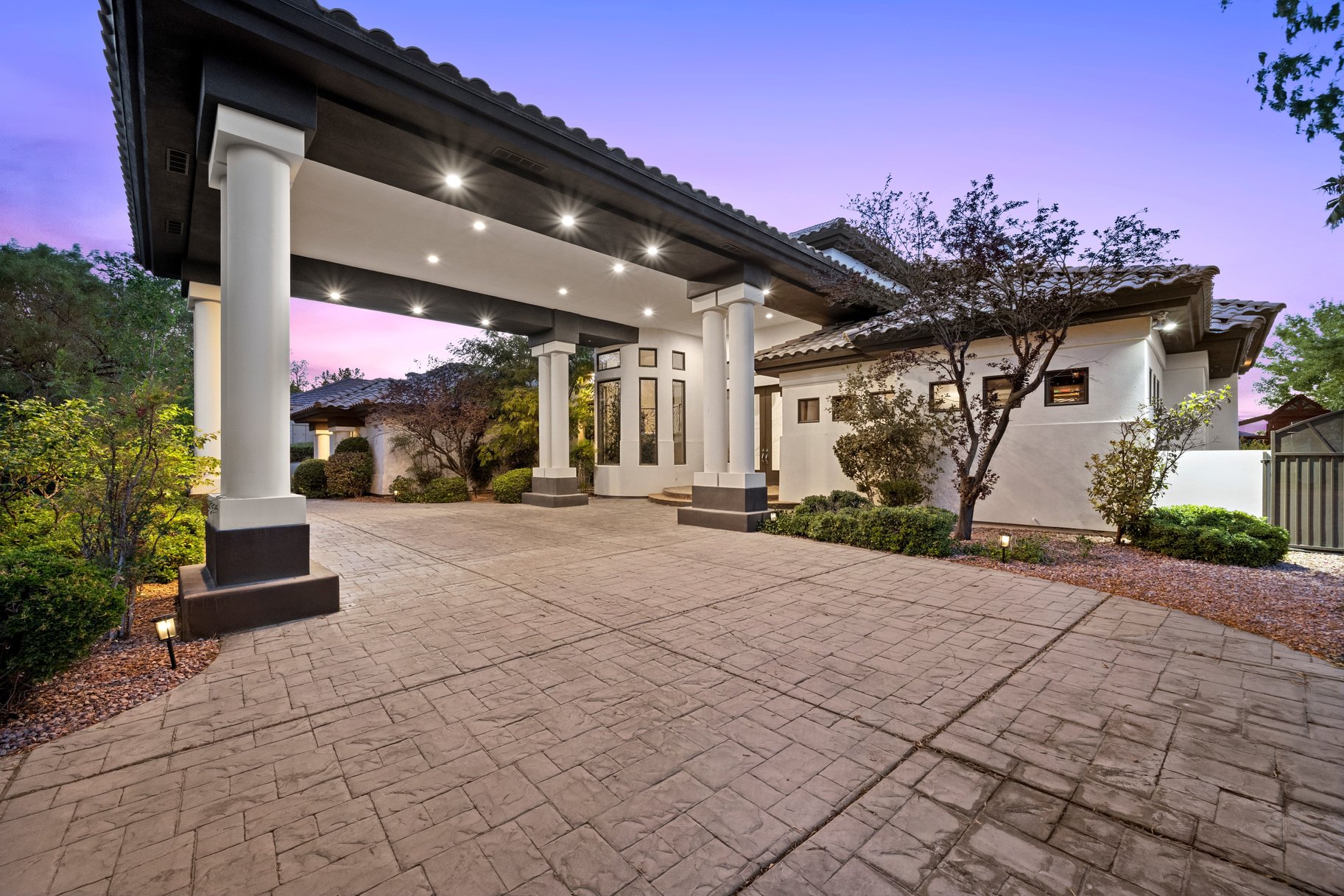  Grand Queensridge Estate on Nearly an Acre with Private Resort-Style Grounds - 物件實景
