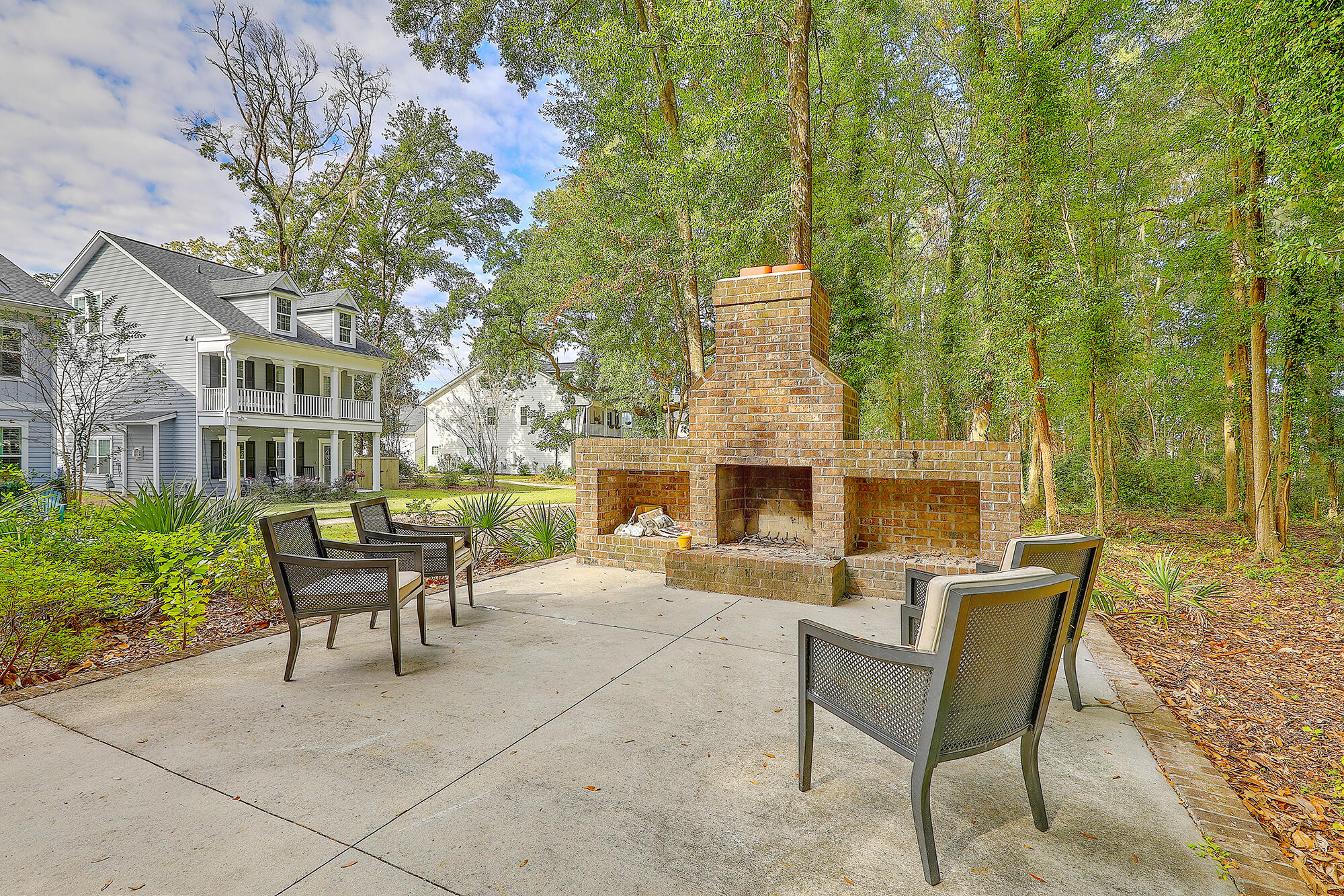 Charleston, South Carolina, 29414, United States, 4 Bedrooms Bedrooms, ,4 BathroomsBathrooms,Residential,For Sale,1895011