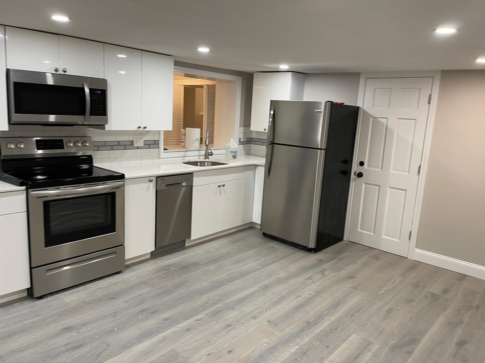 Revere, Massachusetts, 02151, United States, 6 Bedrooms Bedrooms, ,3 BathroomsBathrooms,Residential,For Sale,1898078