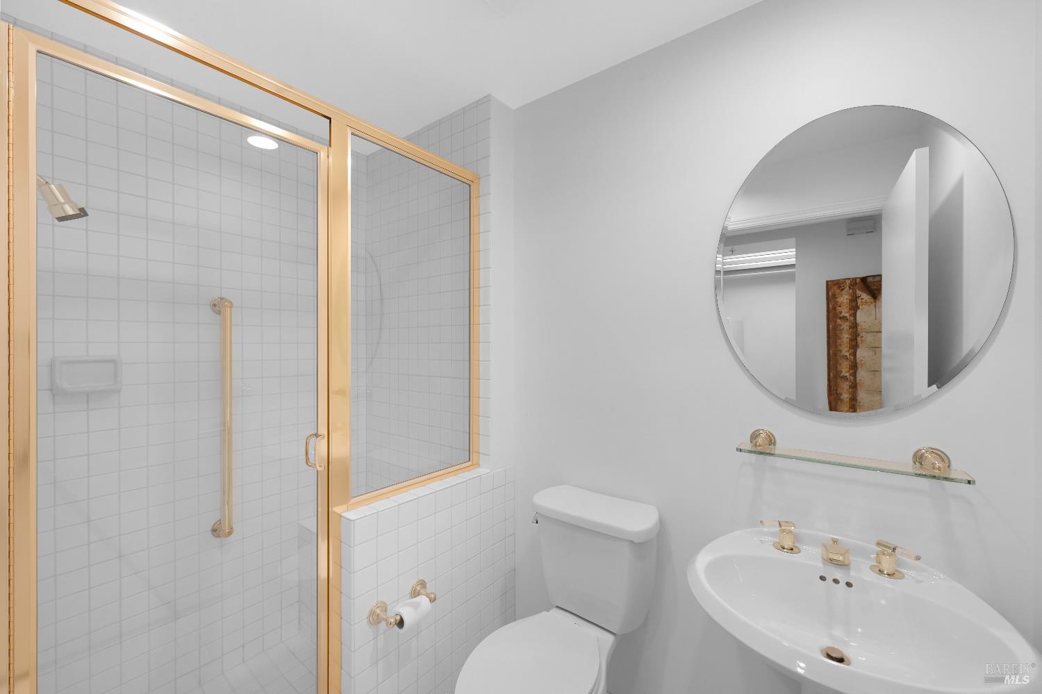 San Rafael, California, 94903, United States, 1 Bedroom Bedrooms, ,2 BathroomsBathrooms,Residential,For Sale,2003098