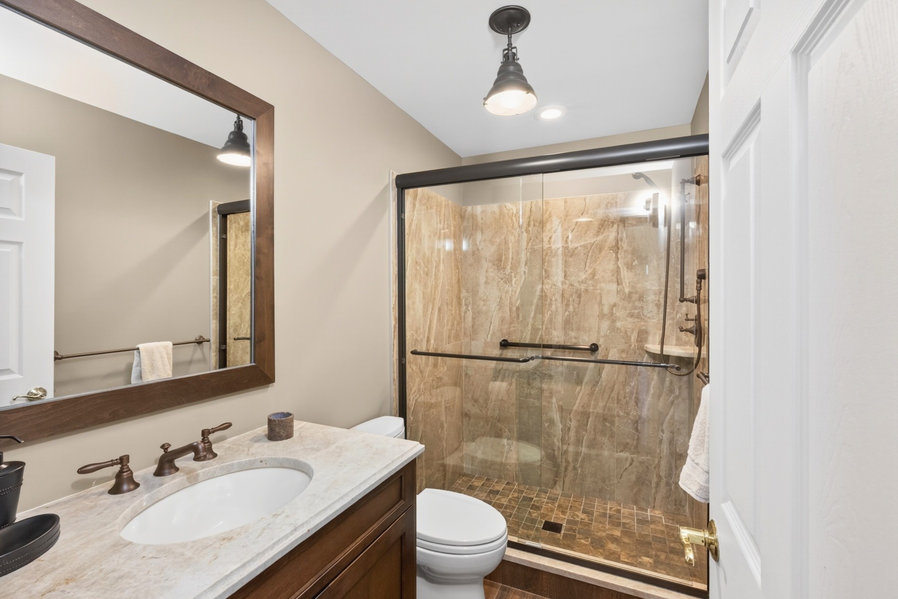  ?Amherst Mews? Stunning Townhome features Golf Course Views - 物件實景