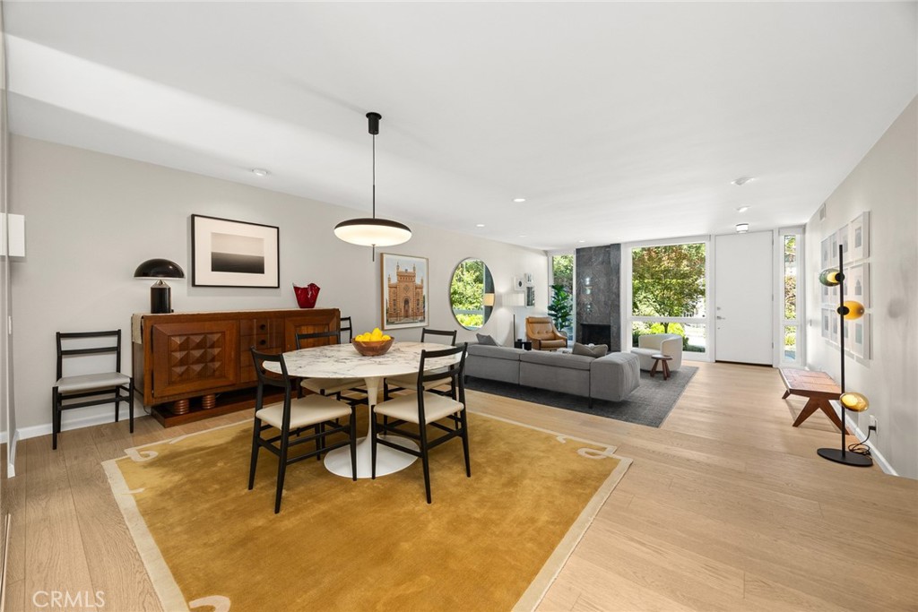 Pasadena, California, 91105, United States, 2 Bedrooms Bedrooms, ,1 BathroomBathrooms,Residential,For Sale,1941696