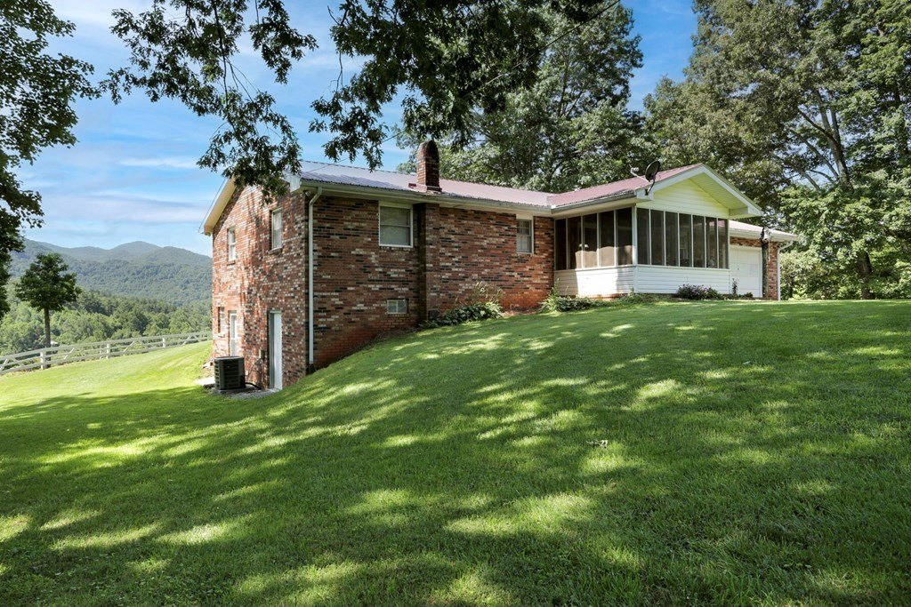 Hayesville, North Carolina, 28904, United States, 3 Bedrooms Bedrooms, ,2 BathroomsBathrooms,Residential,For Sale,1938429