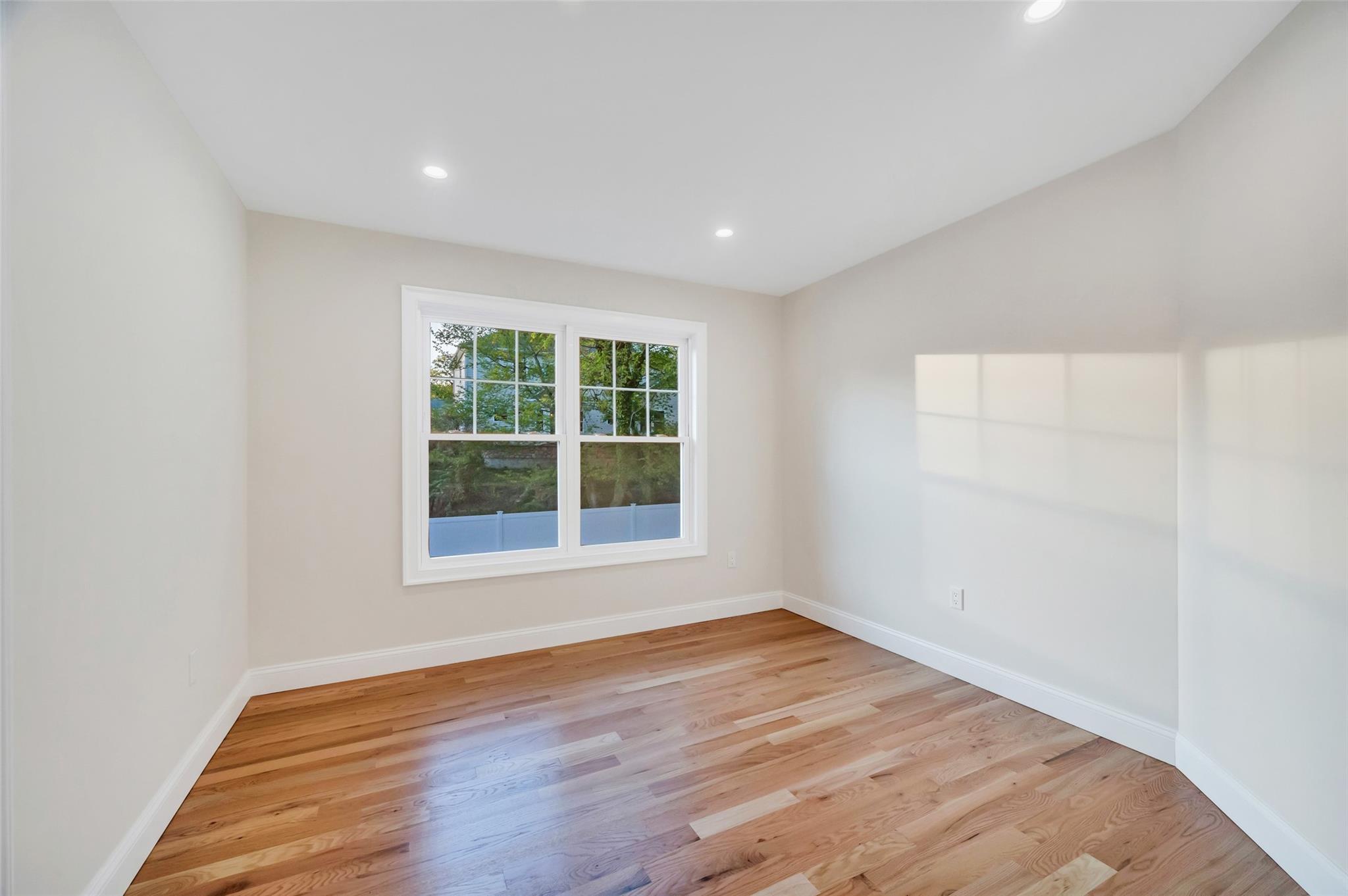 Smithtown, New York, 11787, United States, 4 Bedrooms Bedrooms, ,3 BathroomsBathrooms,Residential,For Sale,1796474
